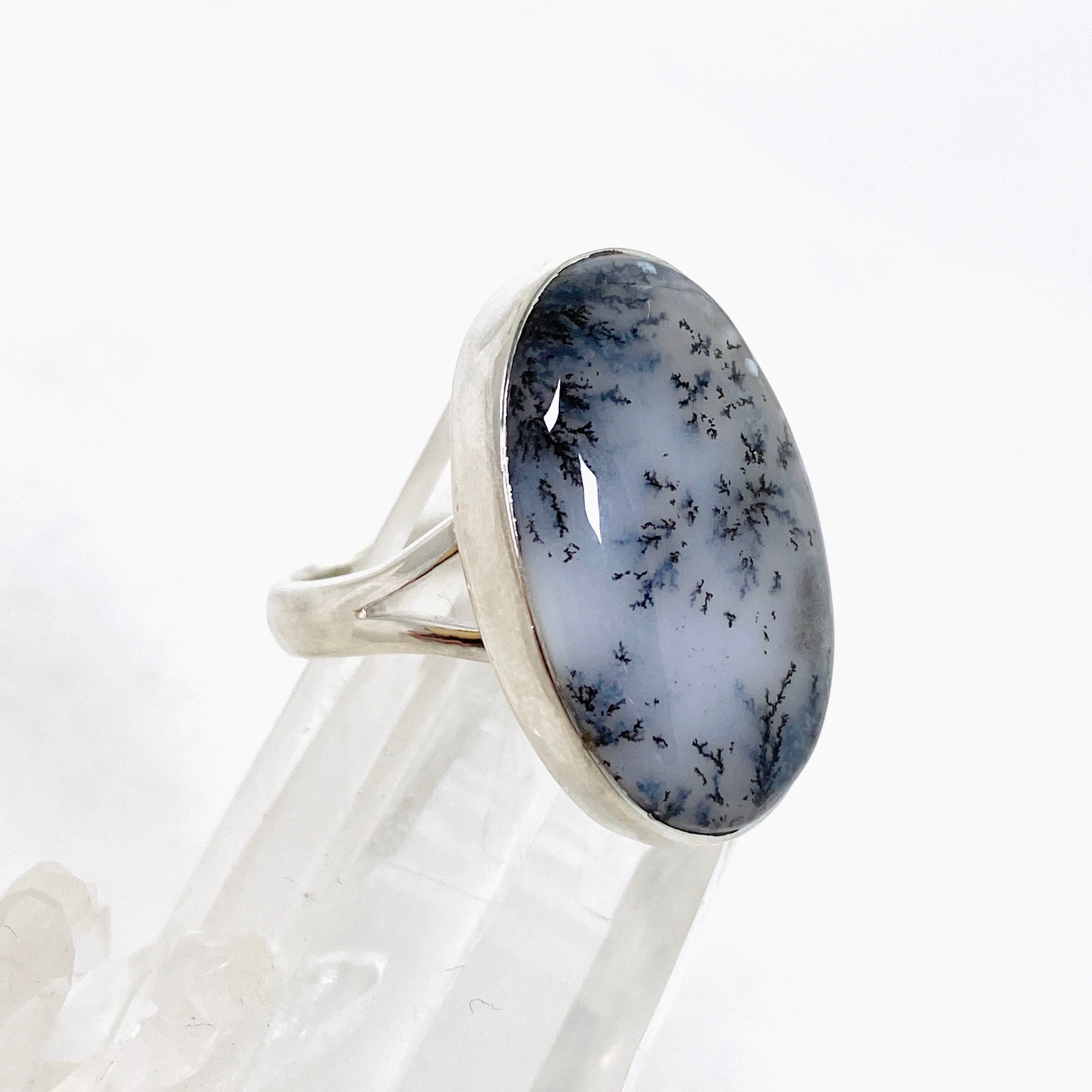 Dendritic Opal Oval Cabochon Split Band Ring - Size 8 - KRGJ3312 - Perfect for Boho Jewelry & Nature-Inspired Fashion
