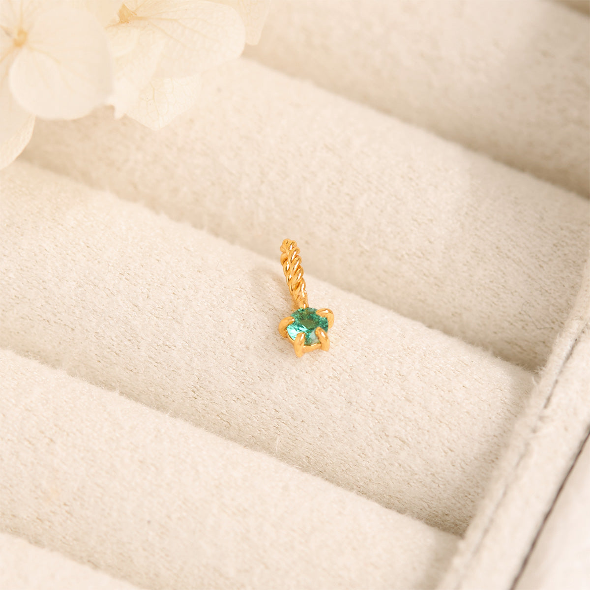 Emerald Birthstone Gold Pendant Necklace - Elegant Jewelry Gift for Women, Birthday, Anniversary & Special Occasions