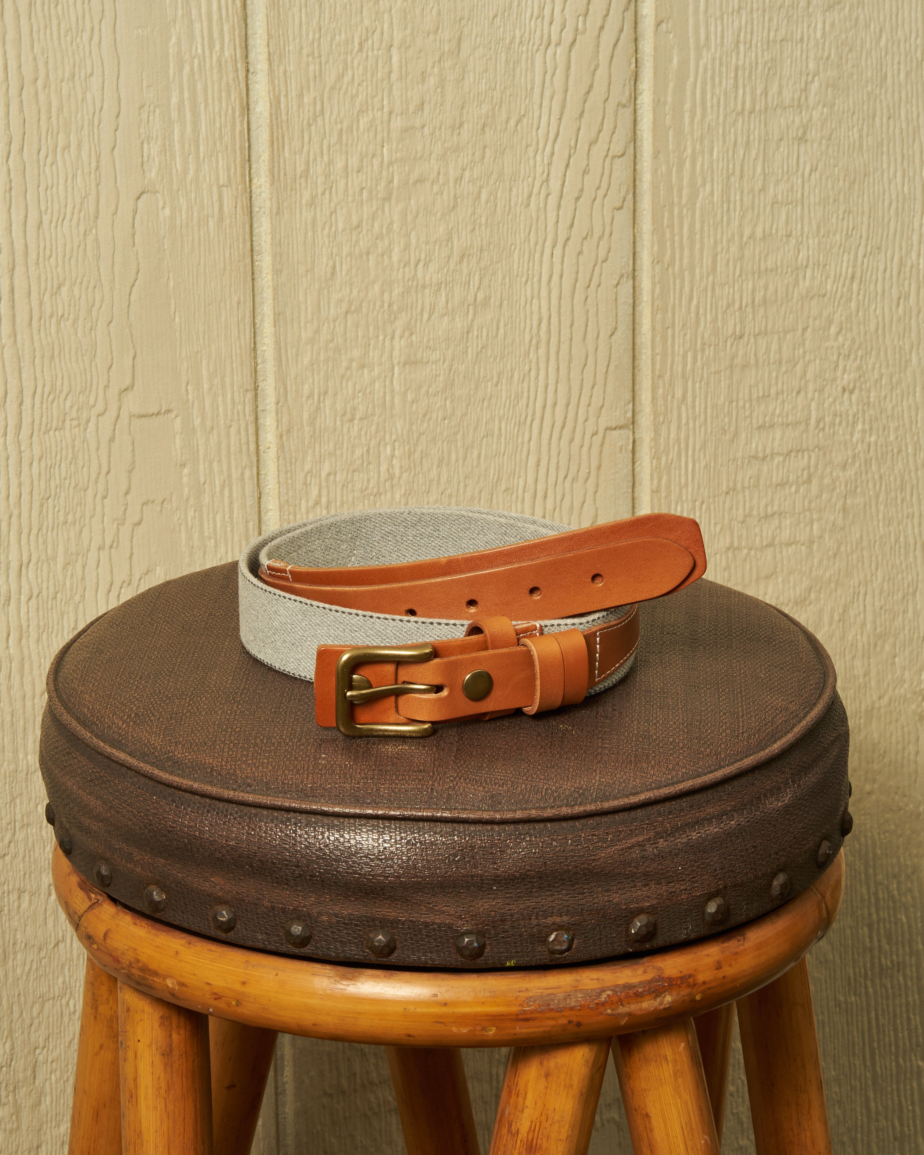 Premium Slate Surcingle Belt for Horses - Durable Leather Strap for Riding, Training & Stable Use - Adjustable Fit for Equestrian Sports & Horse Care