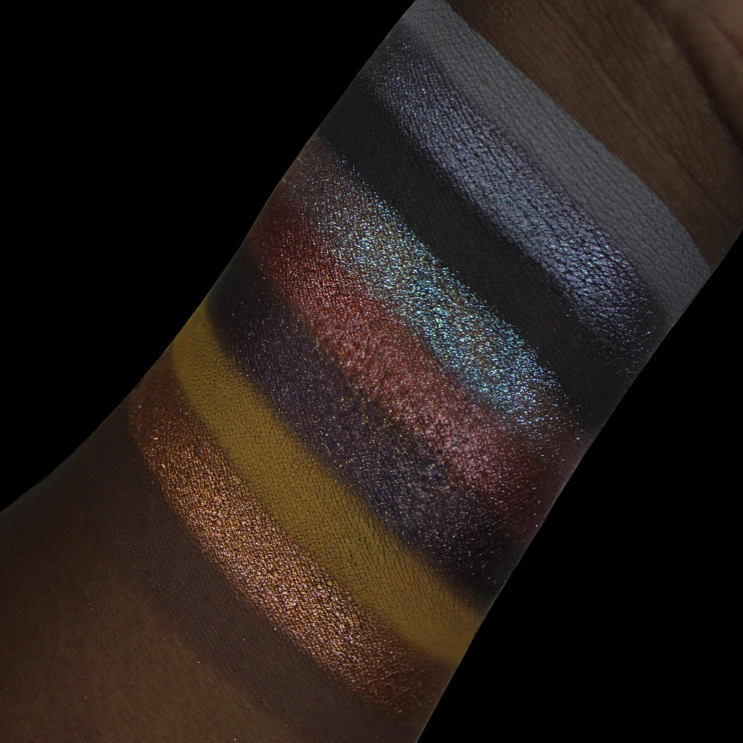 Fighter Eyeshadow Palette - 12 Highly Pigmented Matte & Shimmer Shades for Stunning Eye Looks | Perfect for Day to Night Makeup, Parties & Special Occasions