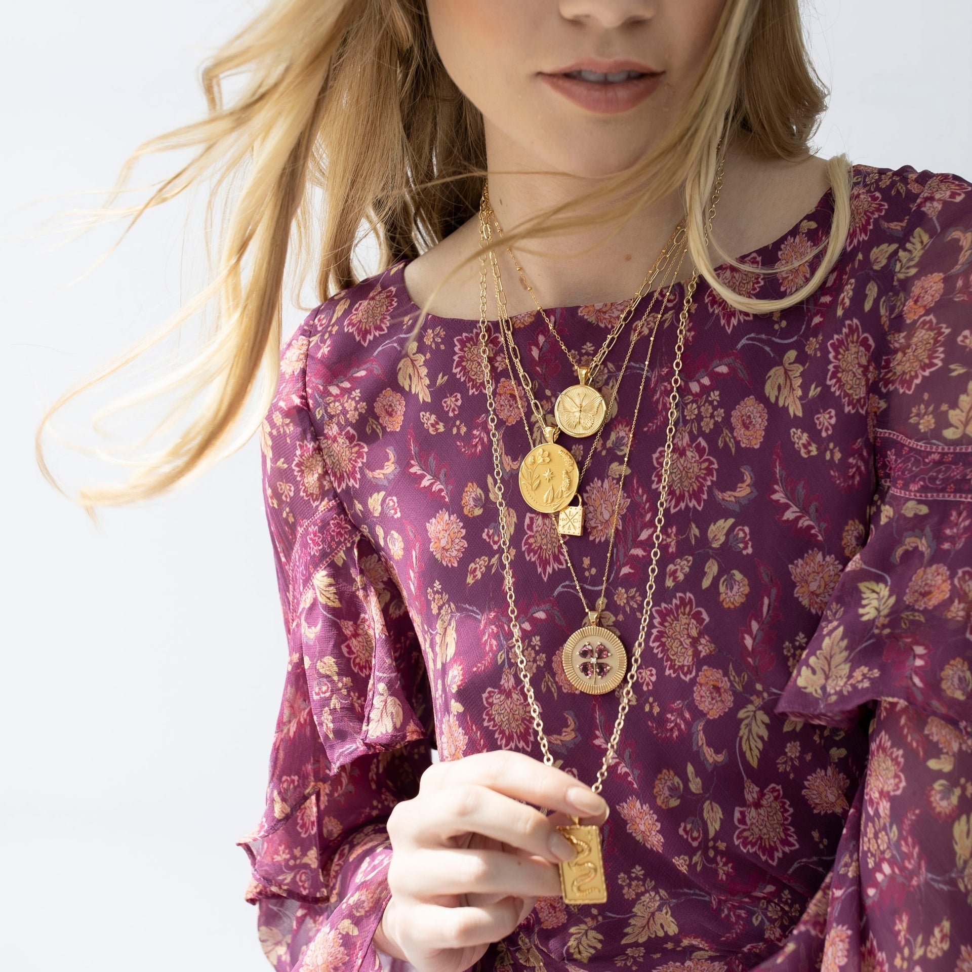 Jane Win Mini Twist Link Chain Necklace - Dainty Gold Layering Necklace for Women, Elegant Everyday Jewelry Gift - Perfect for Office, Date Night & Special Occasions