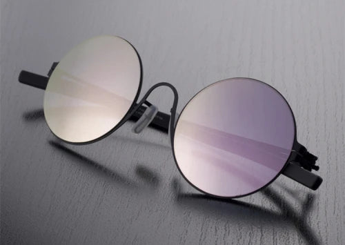 Black VS Sliver Lens