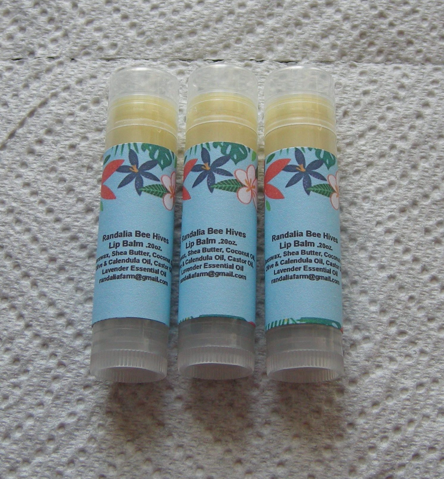 Organic Beeswax Lavender Lip Balm - All Natural Moisturizing Lip Care for Dry & Chapped Lips - Handmade with Essential Oils - Perfect for Winter Skincare, Daily Hydration & Gift Giving