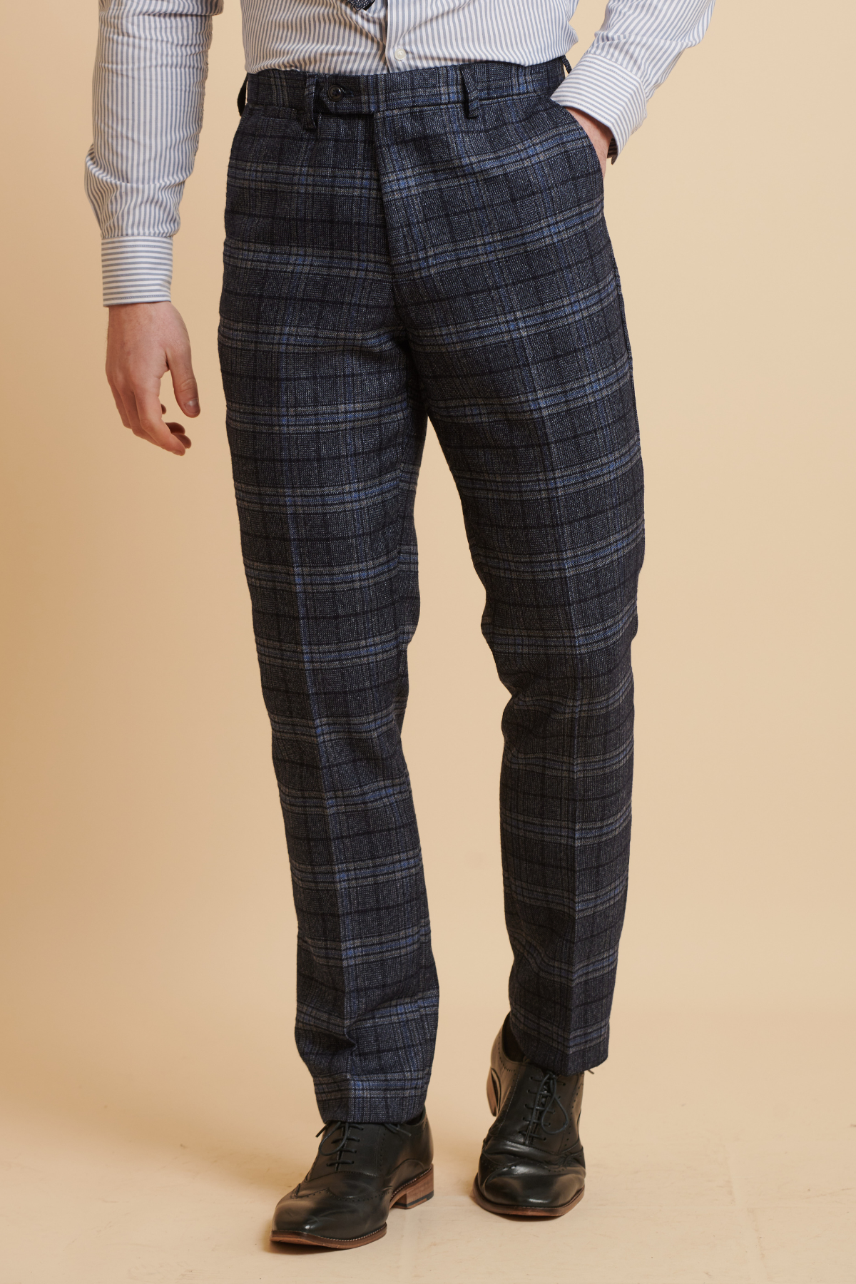 Everton FC James Tarkowski Andy Blue Check Suit - Official Football Player Outfit for Matchdays & Special Events