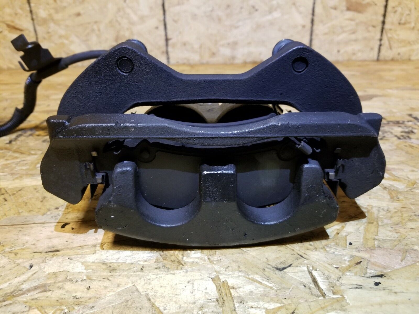 06-11 Cadillac DTS Front Left Driver Side Brake Caliper - OEM Replacement Part for Smooth Braking Performance | Perfect for City Driving & Highway Commuting