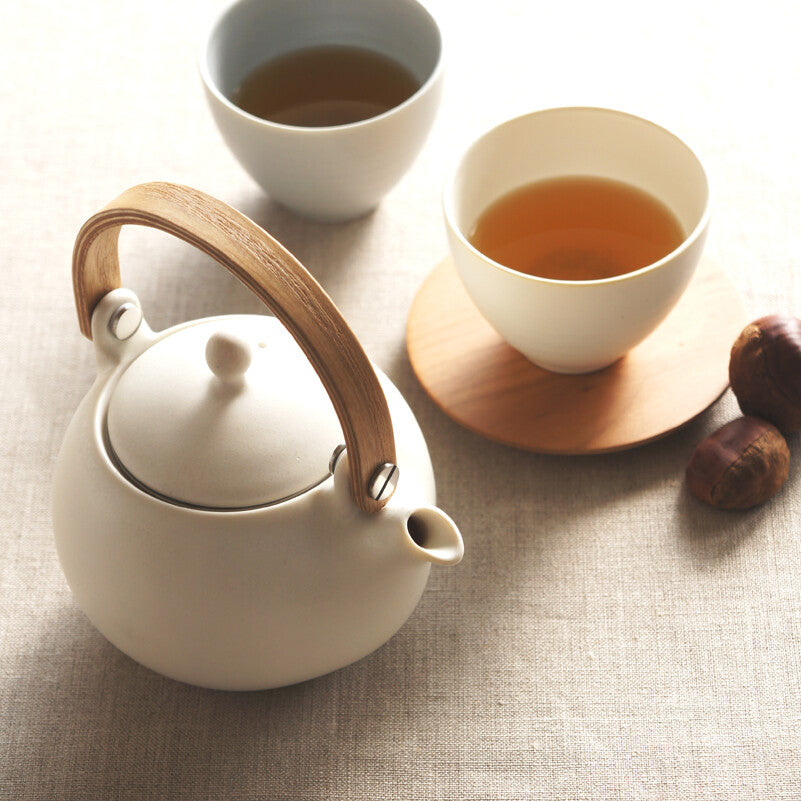 Premium Yui Wooden Handle Teapot - 330ml White Ceramic Japanese Tea Pot for Green Tea, Herbal Tea & Matcha | Perfect for Home, Office & Tea Ceremonies