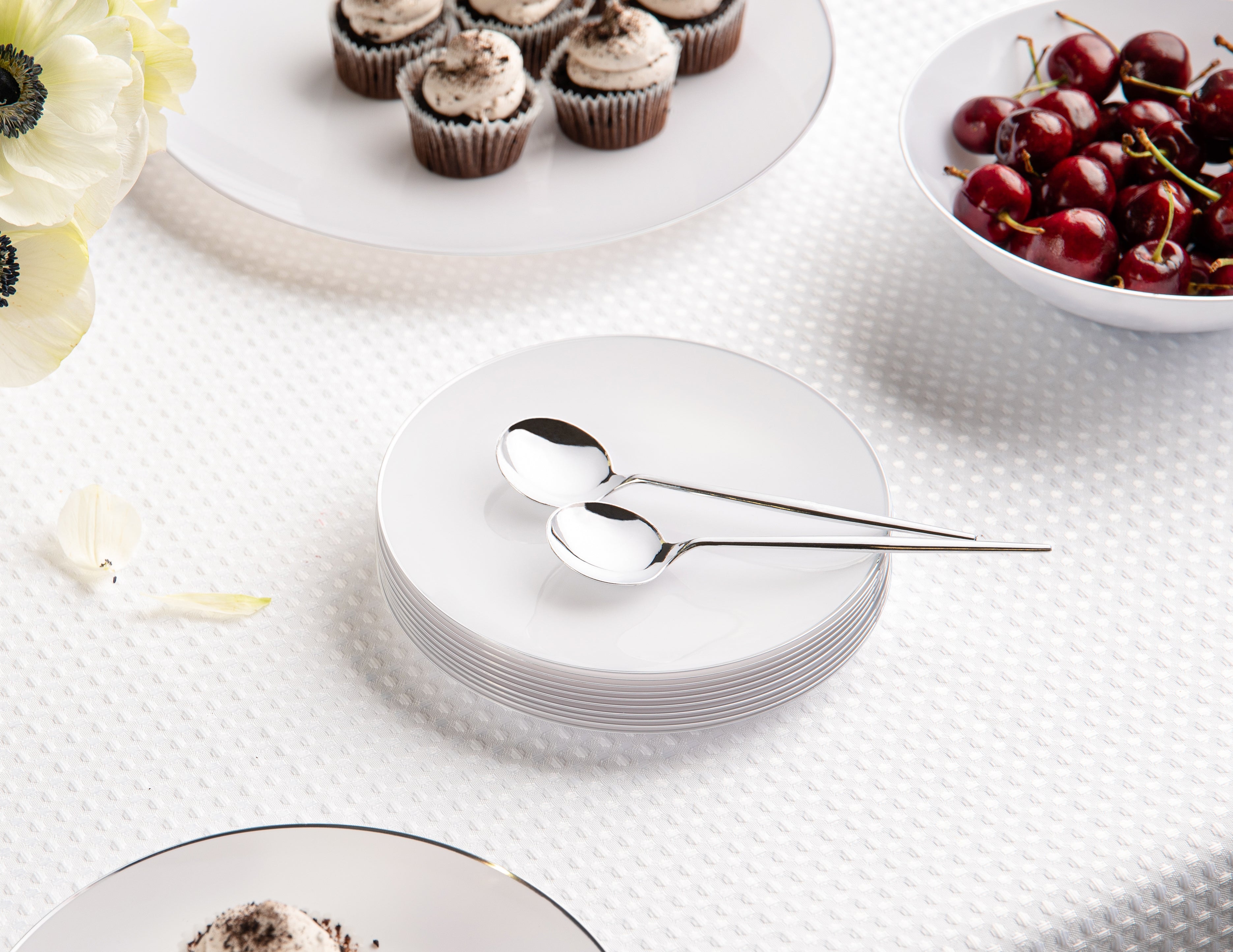 192-Pack White & Silver Round Plastic Dinnerware Set for 96 Guests - Eco-Friendly Disposable Plates, Forks, Knives & Spoons - Perfect for Weddings, Parties, Picnics & Outdoor Events