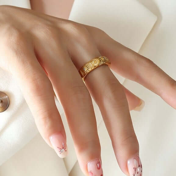 18K Vintage Gold 3D Carved Sun Moon Ring for Women - Handmade Boho Jewelry - Perfect for Gift Giving, Boho Fashion & Spiritual Occasions