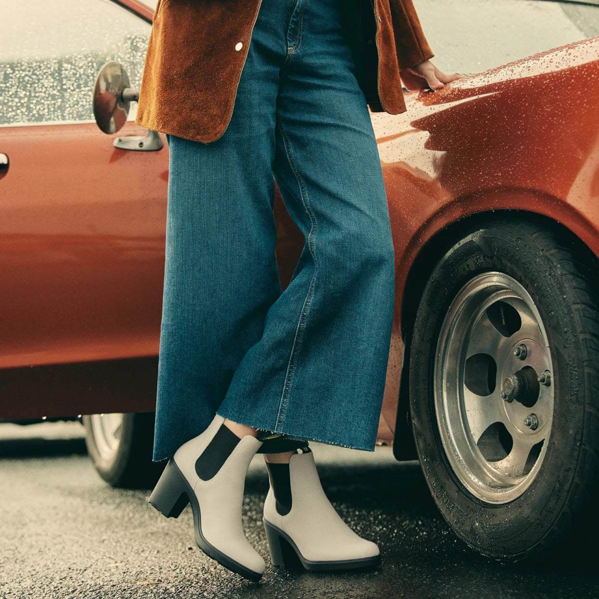 Blundstone 2364 Women's Chelsea Boots in Pearl White - Comfortable & Stylish for Work, Travel & Everyday Wear
