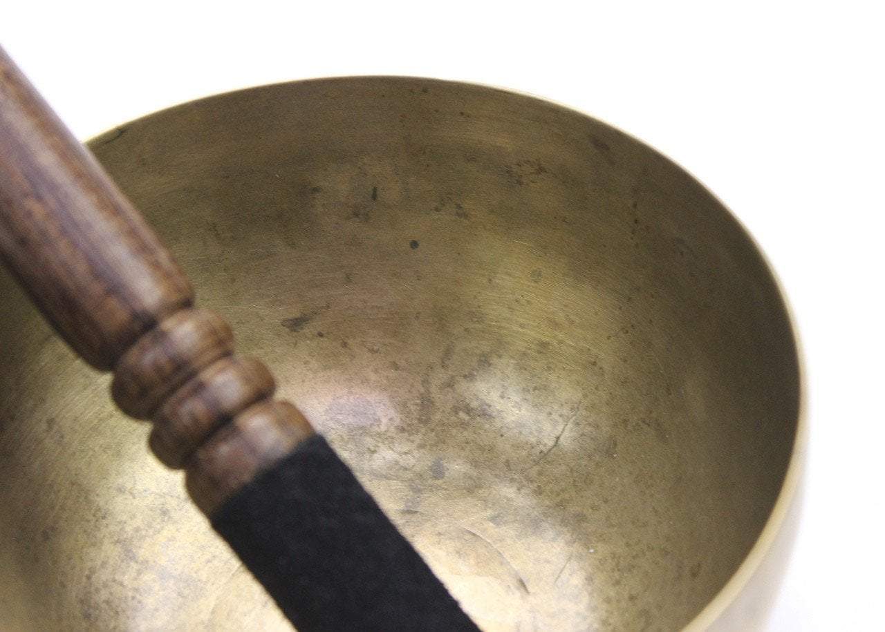 5 Inch Third Eye Chakra Singing Bowl 236Hz - Handcrafted Meditation Sound Bowl for Healing, Yoga & Spiritual Awakening | Perfect for Chakra Balancing, Sound Therapy & Mindfulness Practices