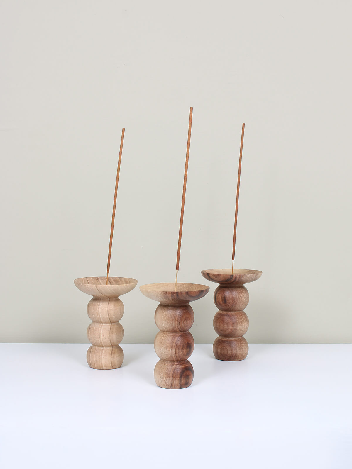 Premium Walnut Wood Incense Holder with Bubble Design - Handcrafted Aromatherapy Accessory for Meditation, Yoga, and Home Decor