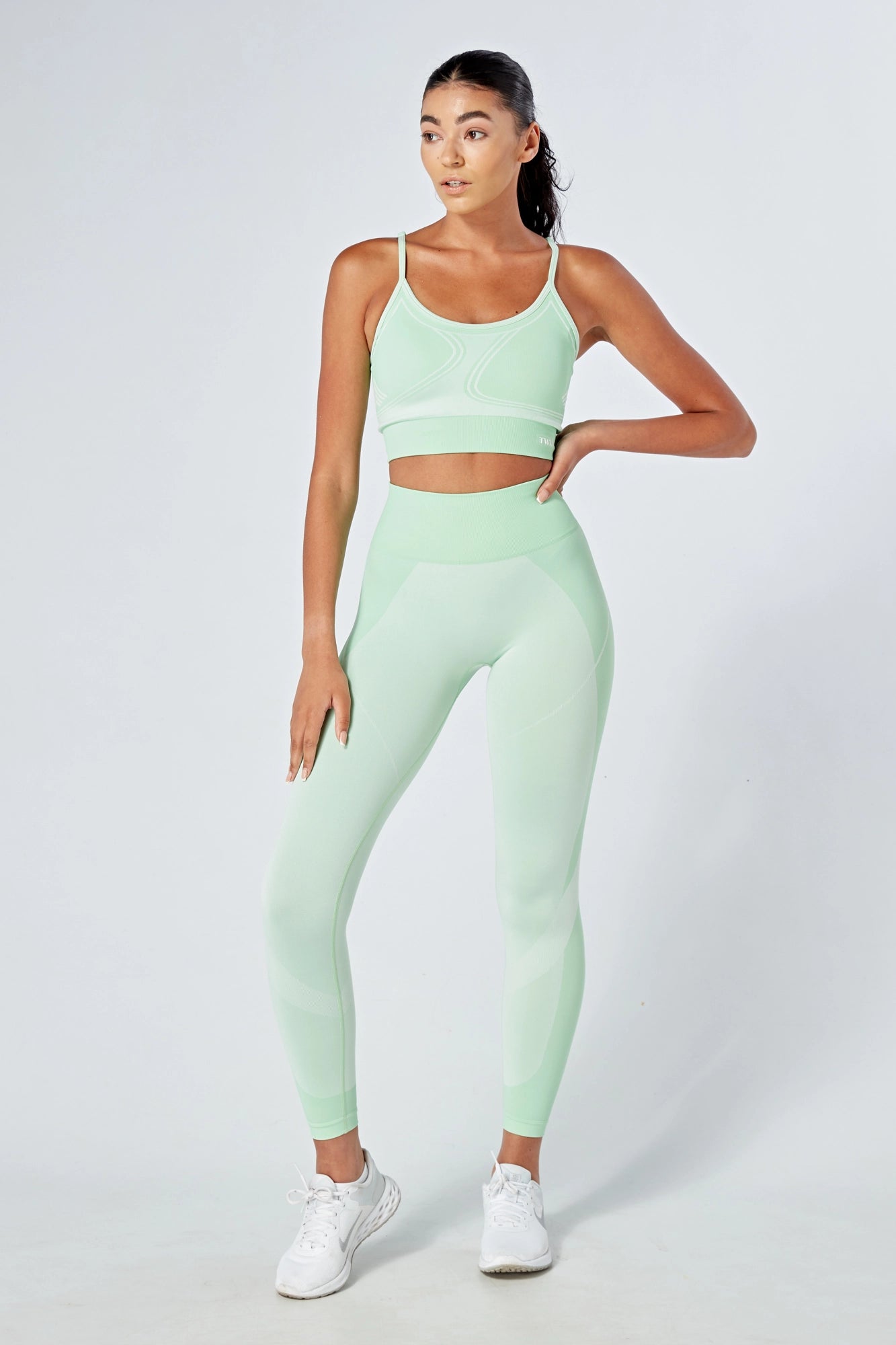 Eco-Friendly Recycled Twill Seamless Sports Bra - Color Block Design, Body Fit, Green | Perfect for Yoga, Running & Gym Workouts