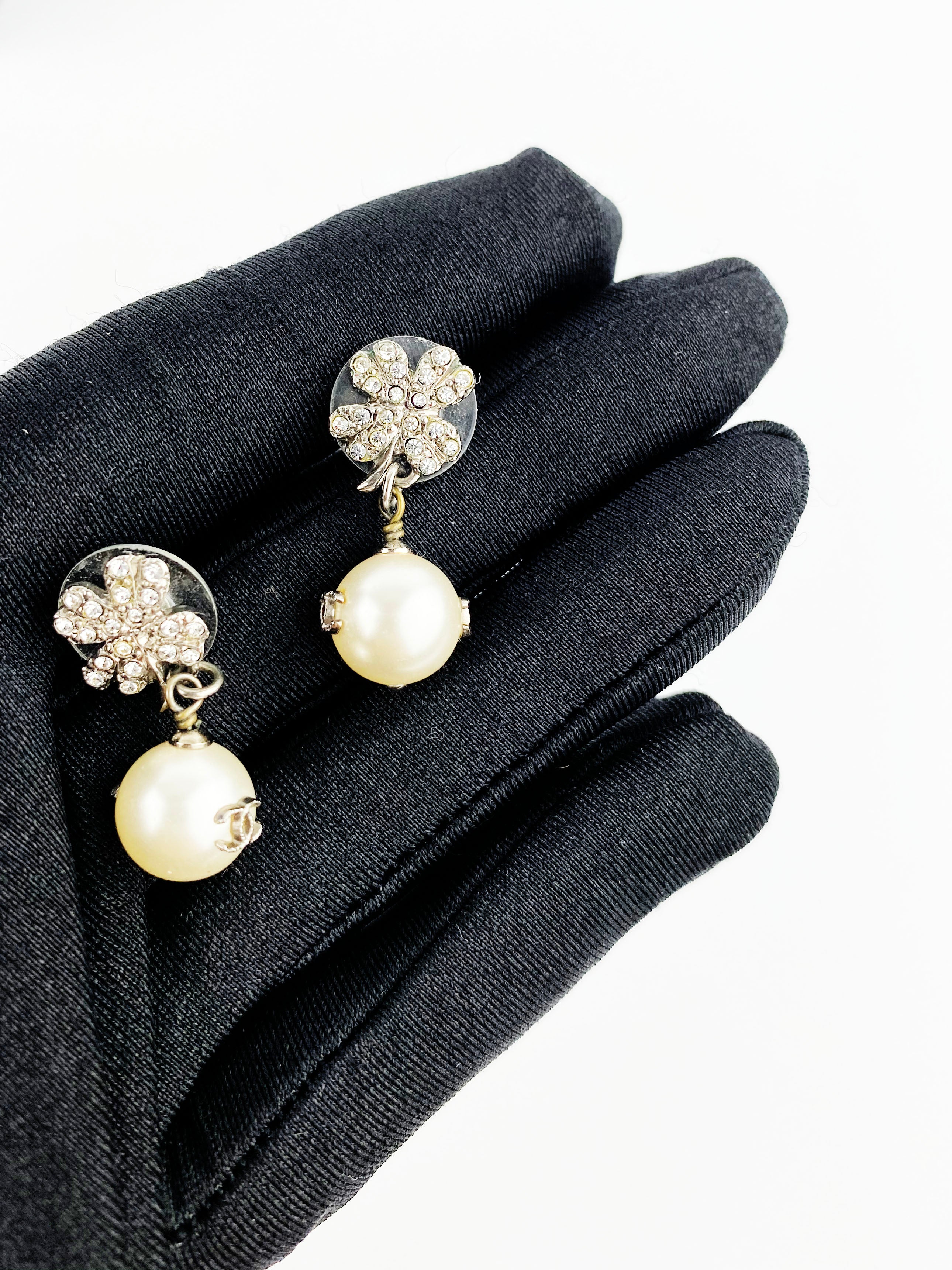 Chanel Boucles Pearl Drop Earrings - Luxury Fashion Jewelry for Women, Elegant Pearl Dangle Earrings for Parties, Weddings & Special Occasions