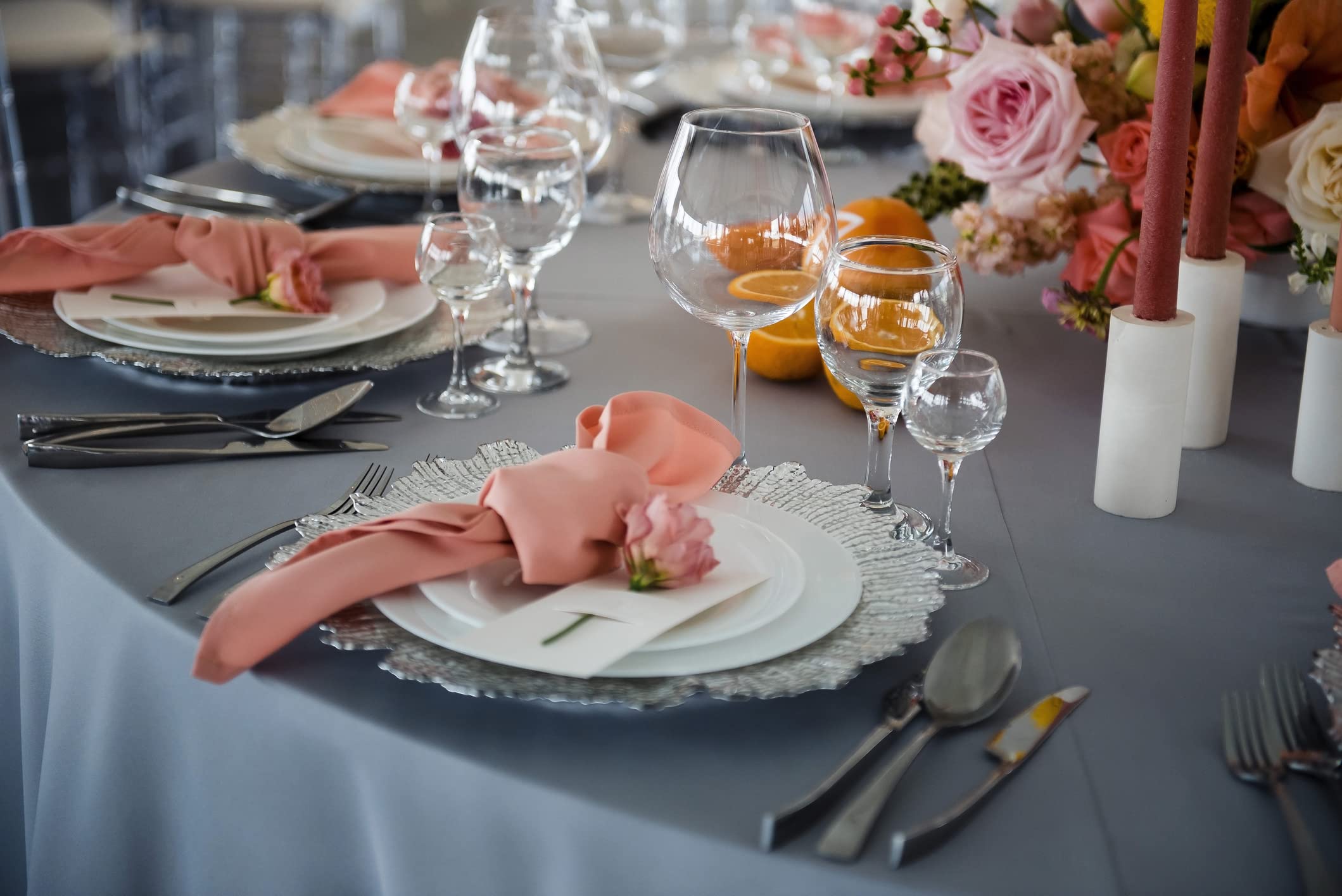 Premium Plastic Reef Charger Plates Set of 6 - Elegant Rose Gold Glossy Finish - Durable & Reusable for Weddings, Parties & Formal Dining Events
