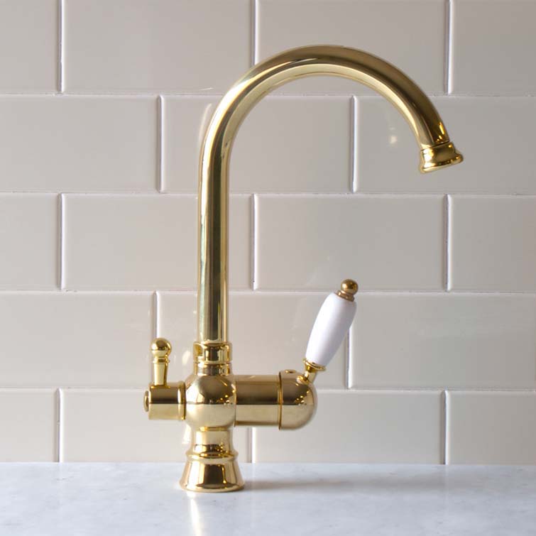 Nottingham Swan Neck Kitchen Faucet with Dishwasher Shut-Off in Brass - Perfect for Modern Kitchens and Dishwasher Installations