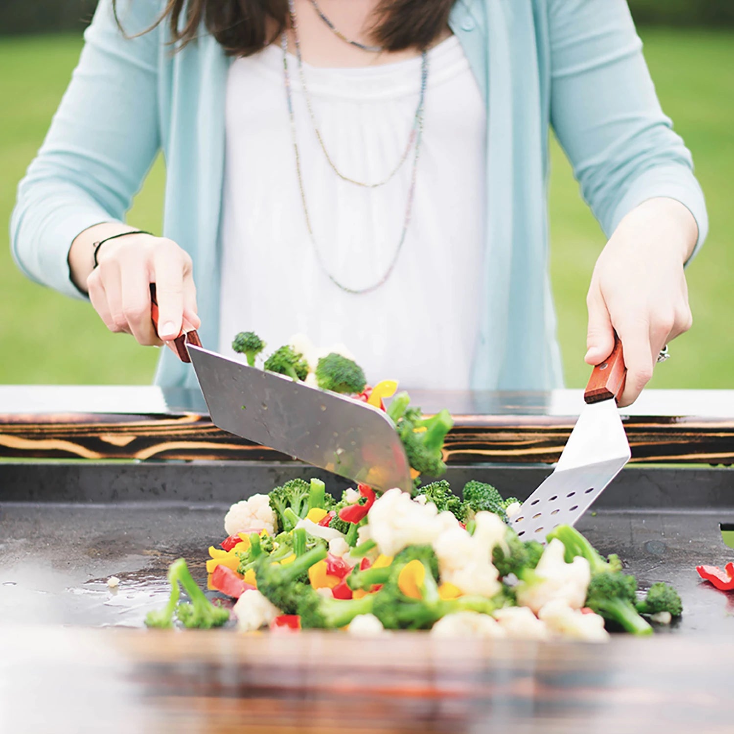 Premium Hickory Wood Backyard Hibachi Grill – Portable Charcoal BBQ for Outdoor Cooking, Camping, and Patio Parties