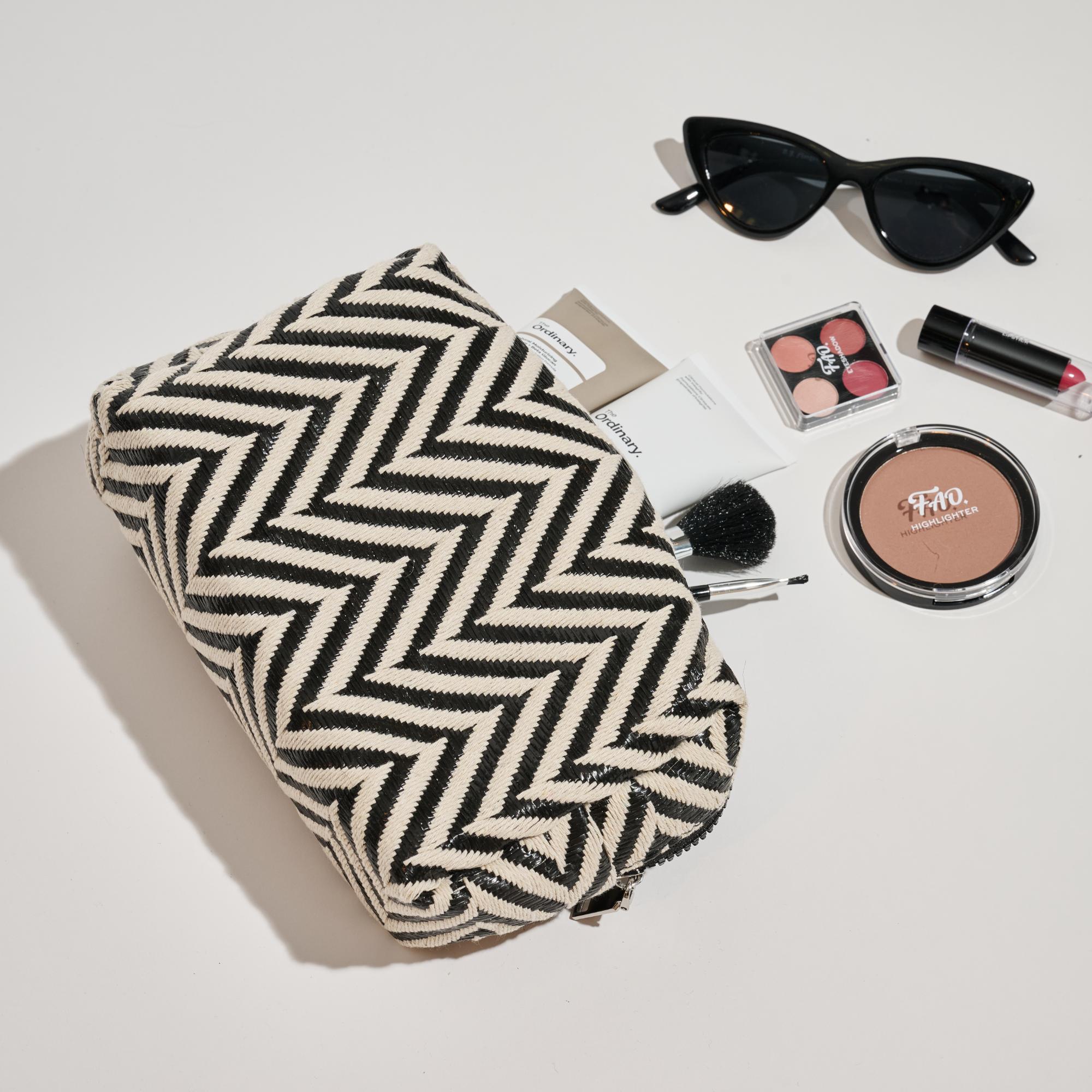 Stylish Chevron Pattern Cosmetic Bag - Waterproof Makeup Pouch for Travel, Gym & Daily Essentials | Perfect for Toiletries, Jewelry & Organizing Beauty Products