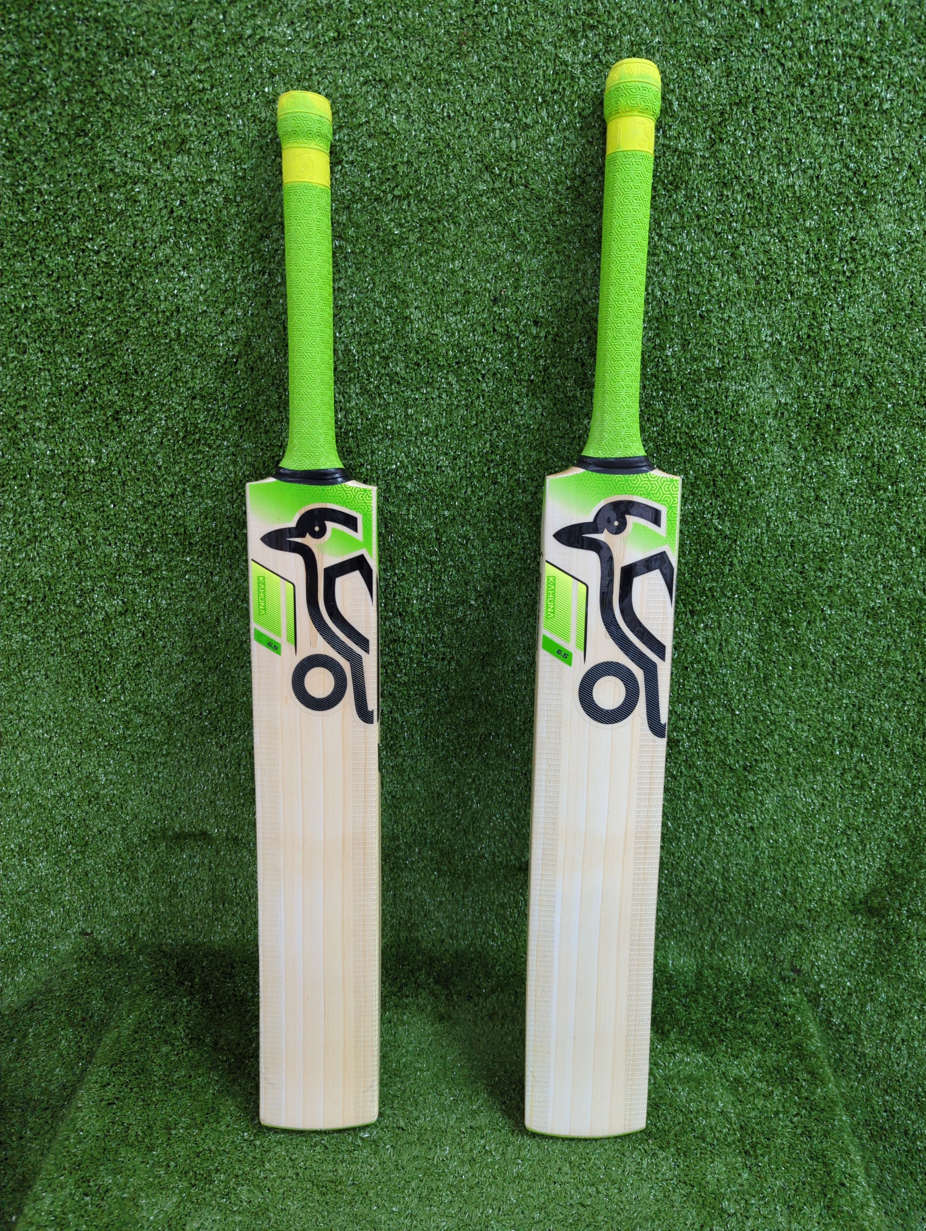 Kookaburra Kahuna 6.5 Junior/Youth English Willow Cricket Bat - Perfect for Young Cricket Players & Training Sessions