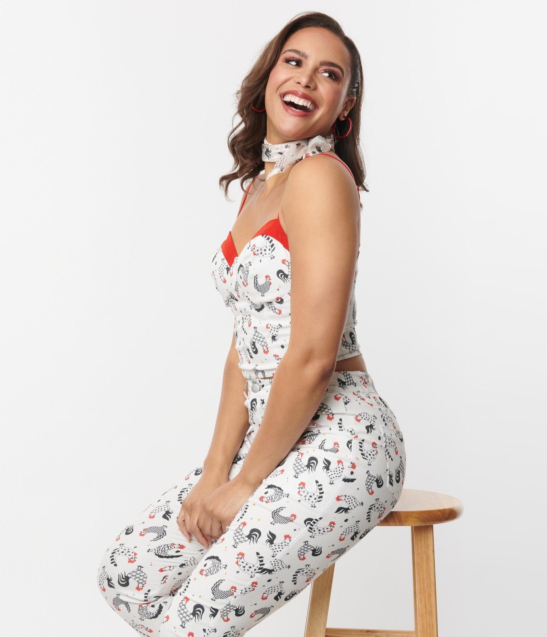 Vintage Chicken Print Red Contrast Crop Top - Retro Style Women's Fashion for Casual Wear, Parties & Photo Shoots
