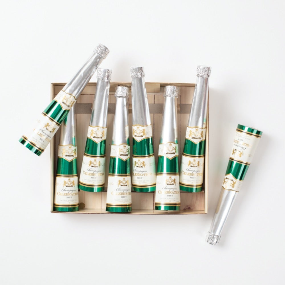 Premium Christmas Party Crackers Set of 8 - Festive Holiday Pull Crackers with Surprise Gifts Inside - Perfect for Christmas Celebrations, Office Parties & Family Gatherings