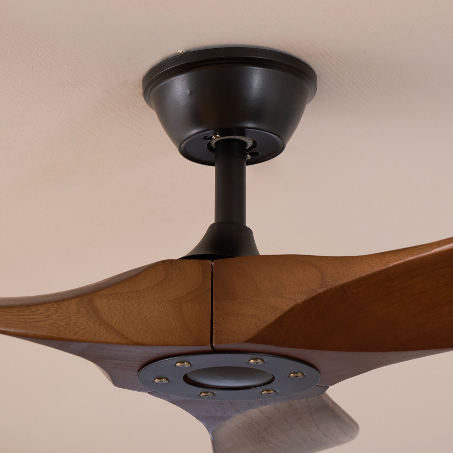 Aero Breeze 42/52 Inch Ceiling Fan with Remote Control - Modern Low Profile Flush Mount Design - Perfect for Bedroom, Living Room, and Office Spaces