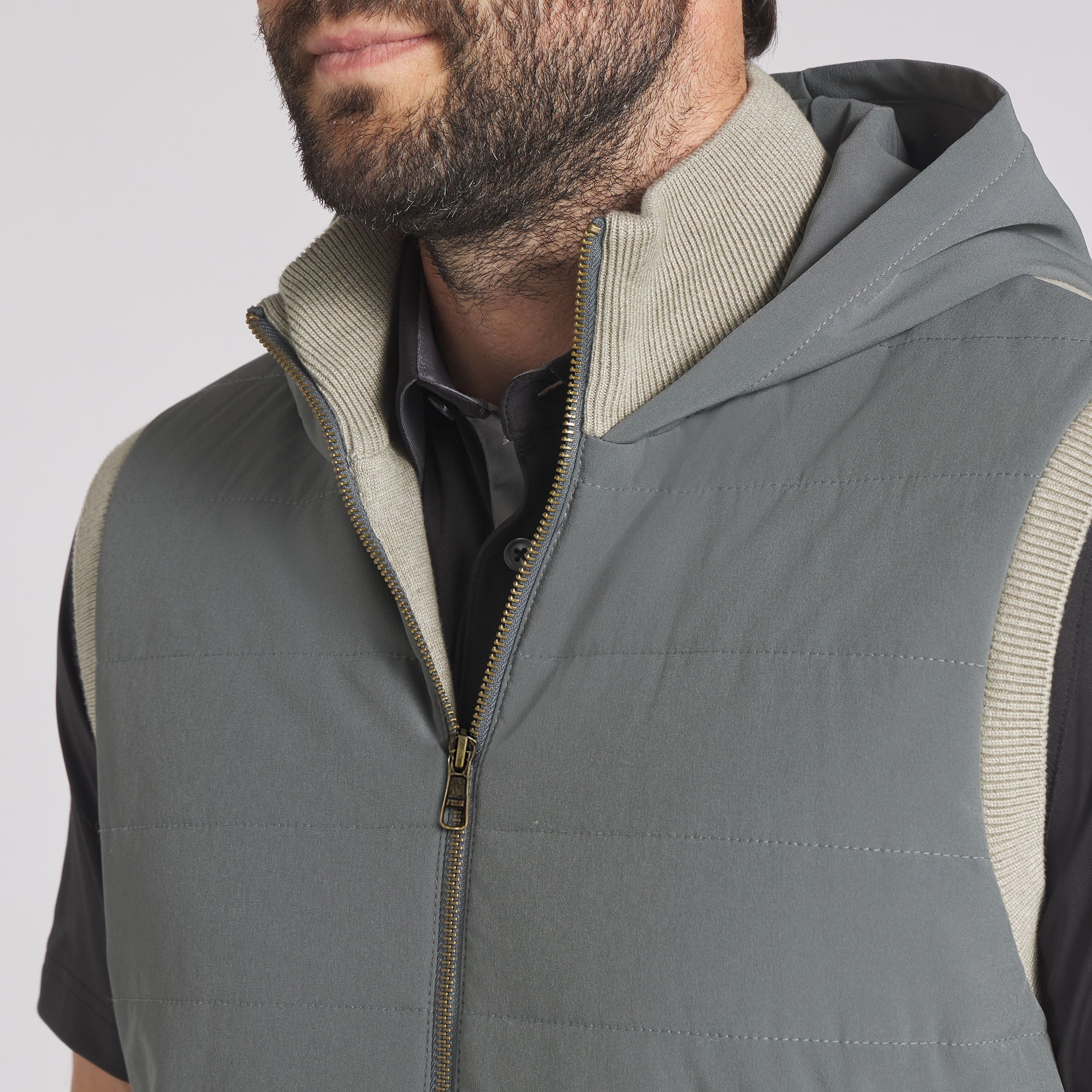 Clubhouse Hybrid Golf Vest for Men & Women - Lightweight & Water-Resistant Golf Apparel - Perfect for Golfing, Practice, and Outdoor Activities