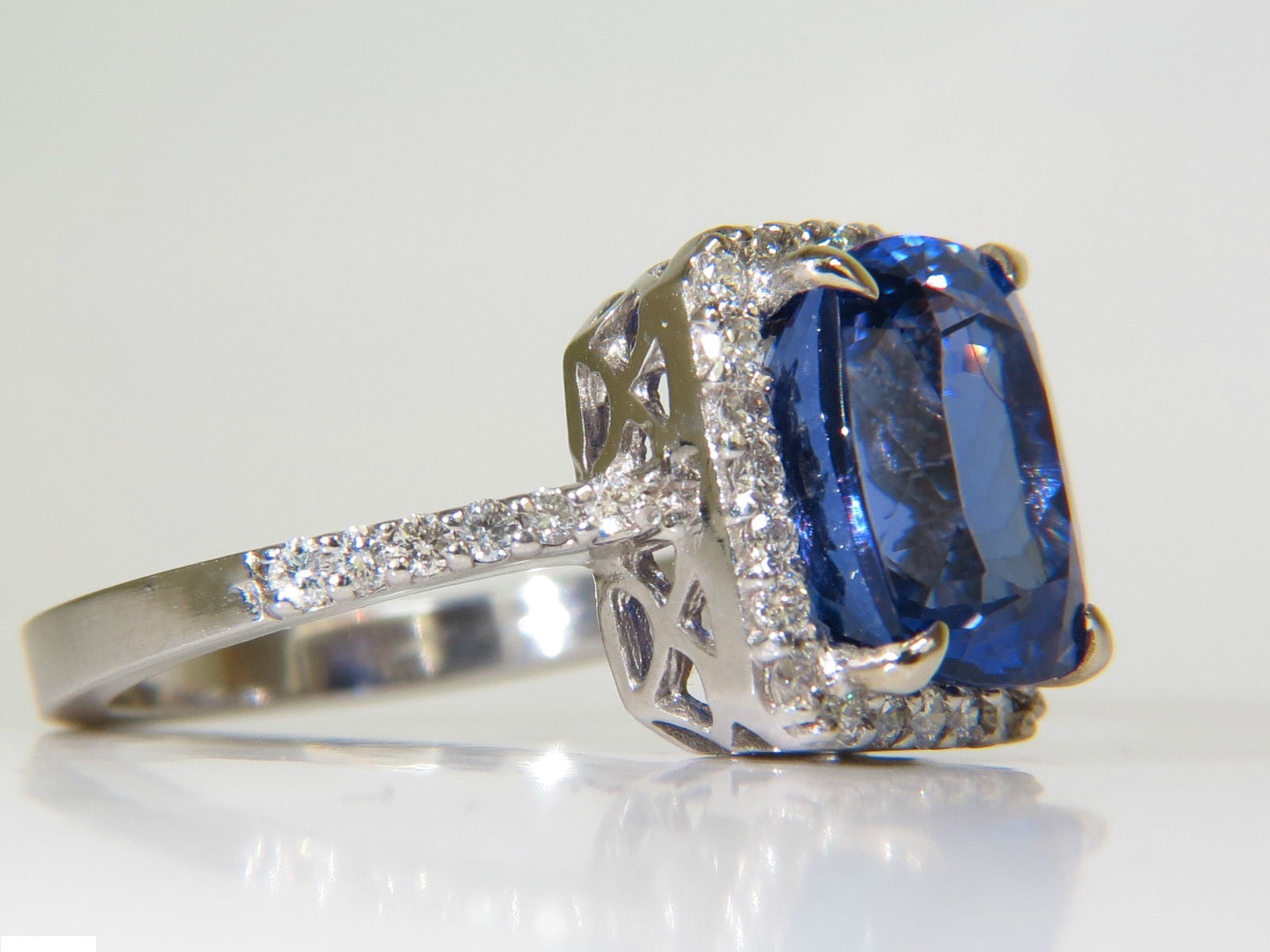 6.23CT Natural Tanzanite Halo Diamond Ring - A+ Cushion Cut, VS Luster - Elegant Engagement, Wedding & Anniversary Jewelry Gift for Women