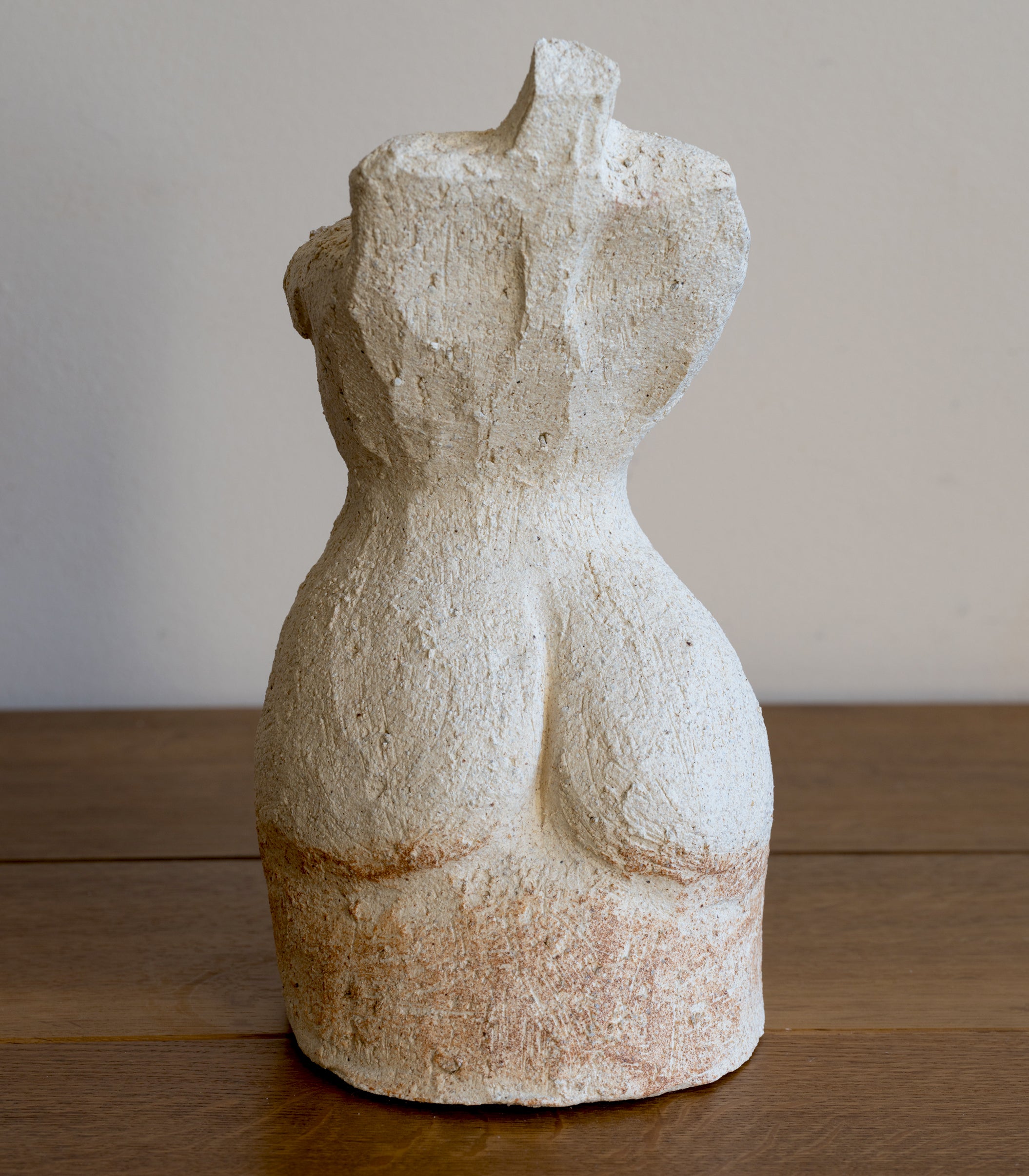 Standing Sculpture III - Modern Home Decor Art Piece for Living Room, Office & Garden | Elegant Indoor & Outdoor Statue