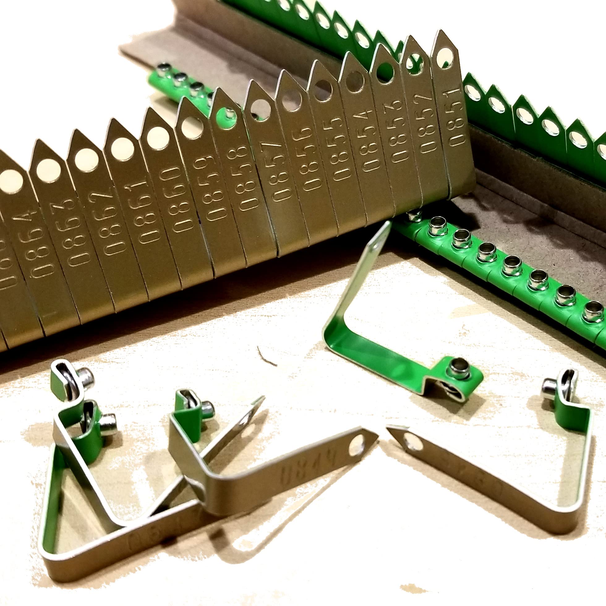 Customized Chicken Zip Wing Bands - 700 Pack in Gold | Poultry Identification & Tracking for Farm, Show, and Breeding Use