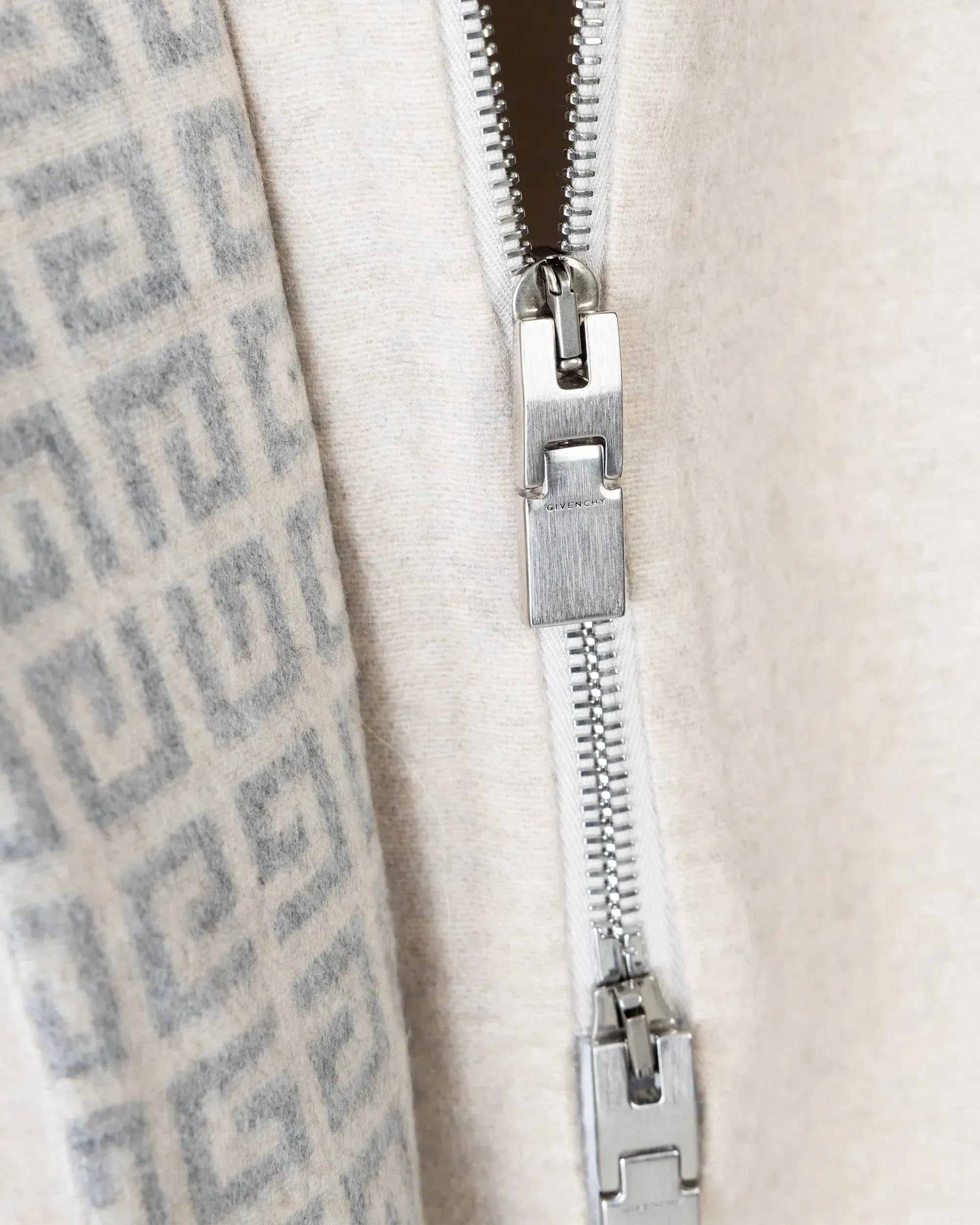 Luxury Logo Lined Cashmere Coat for Women - Soft Warm Winter Overcoat - Perfect for Office, Parties & Formal Occasions