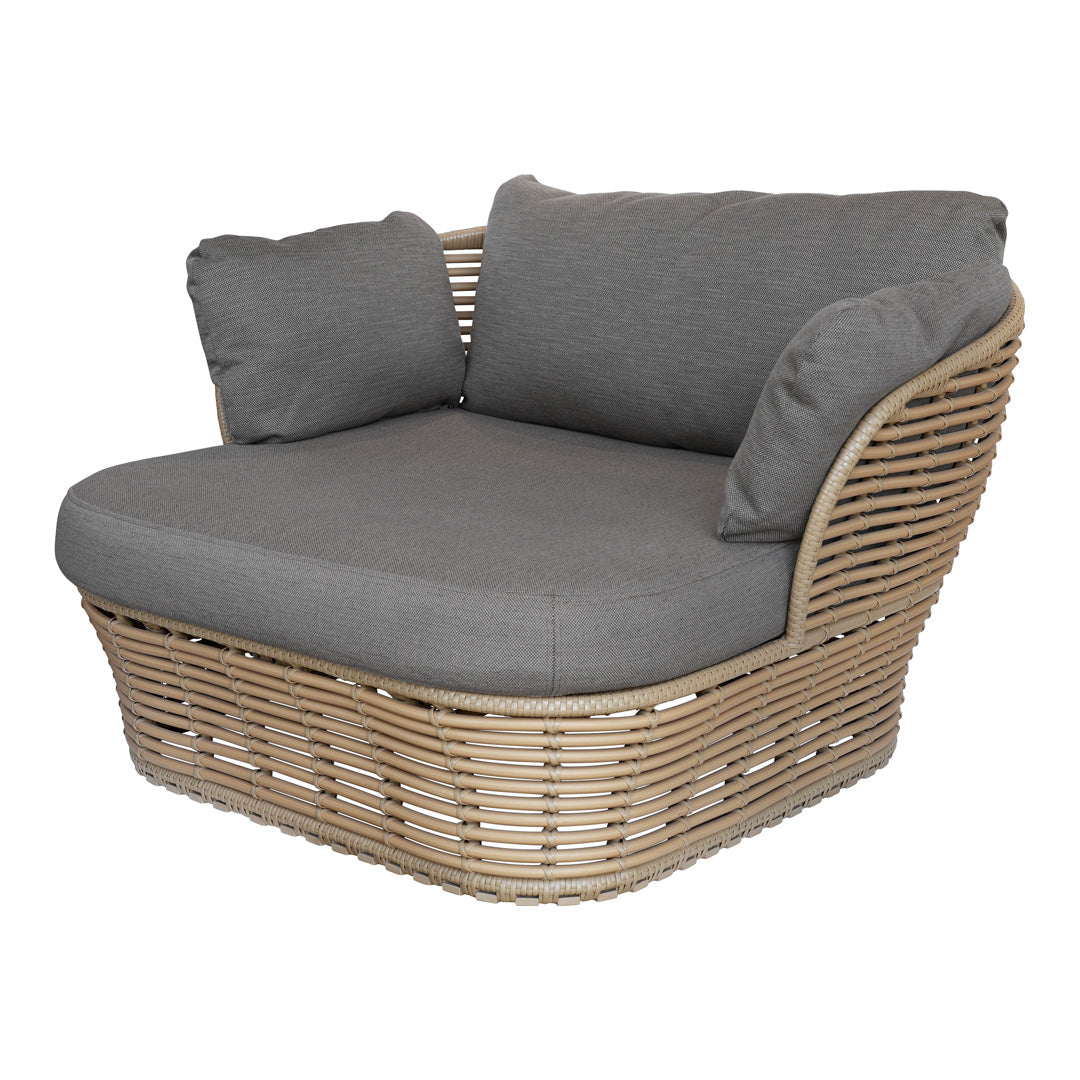 Premium Wicker Basket Lounge Chair for Patio, Poolside & Garden - Comfortable Outdoor Relaxation with Stylish Design