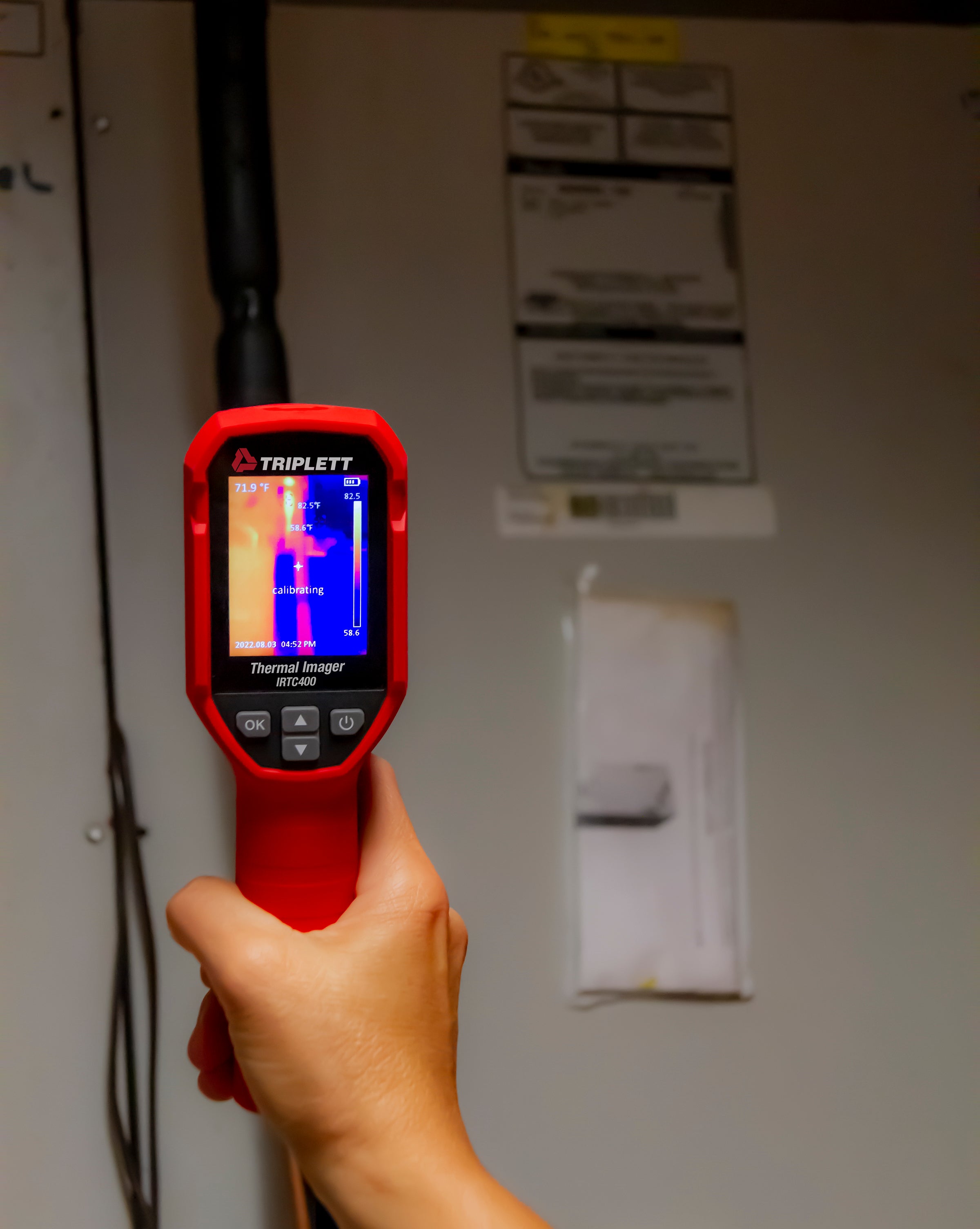 FLIR IRTC400 Thermal Imaging Camera - High Resolution Infrared Camera for Home Inspection, Electrical & HVAC Maintenance - Perfect for DIY, Construction, and Industrial Use