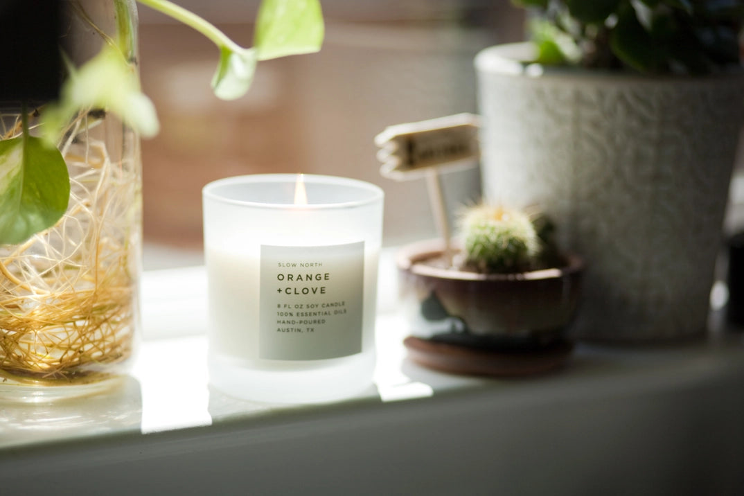 Orange & Clove Scented Frosted Candle - Handmade Soy Wax Candle for Home, Relaxation & Aromatherapy - Perfect for Christmas, Fall Decor & Cozy Evenings
