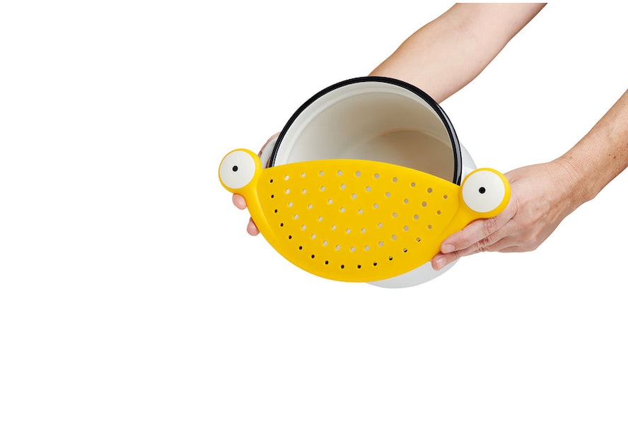 Fun Pasta Strainer for Kids - Dinosaur & Monster Shapes - Easy to Use Colander for Spaghetti, Macaroni & Noodles - Perfect for Family Cooking & Kids Kitchen Activities