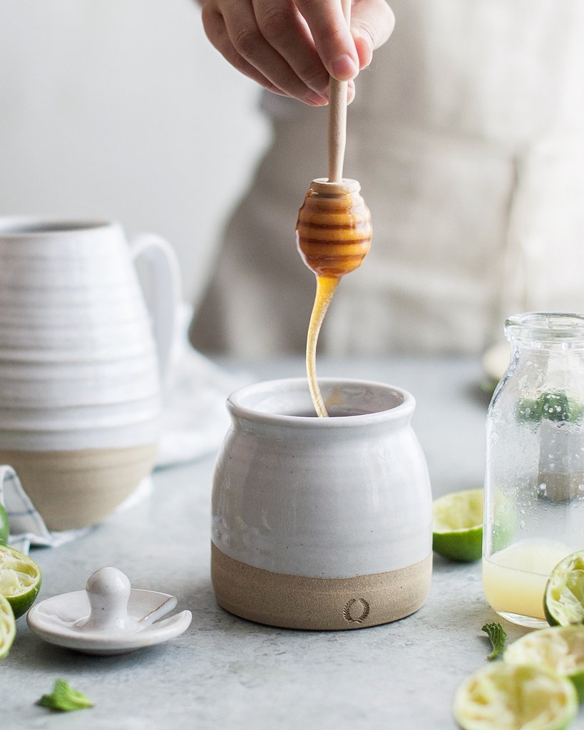 Farmhouse Pottery Beehive Honey Pot with Wooden Dipper - Handmade Ceramic Honey Jar with Lid - Perfect for Tea, Coffee, Breakfast & Kitchen Decor