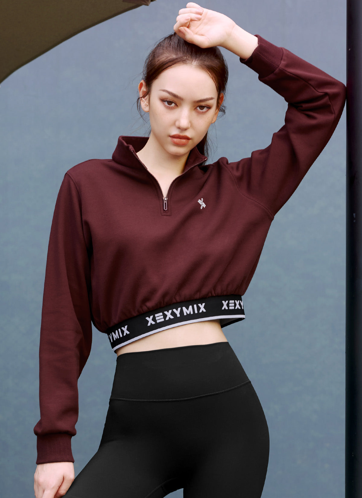 Logo Point Warm Crop Sweatshirt for Women - Cozy Fleece Pullover with Stylish Design - Perfect for Casual Outfits, Gym Wear & Street Fashion