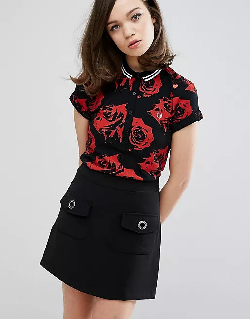 Amy Winehouse Black Rose Print Pique Shirt - Vintage Style Women's Short Sleeve Shirt for Concerts, Music Festivals & Casual Wear