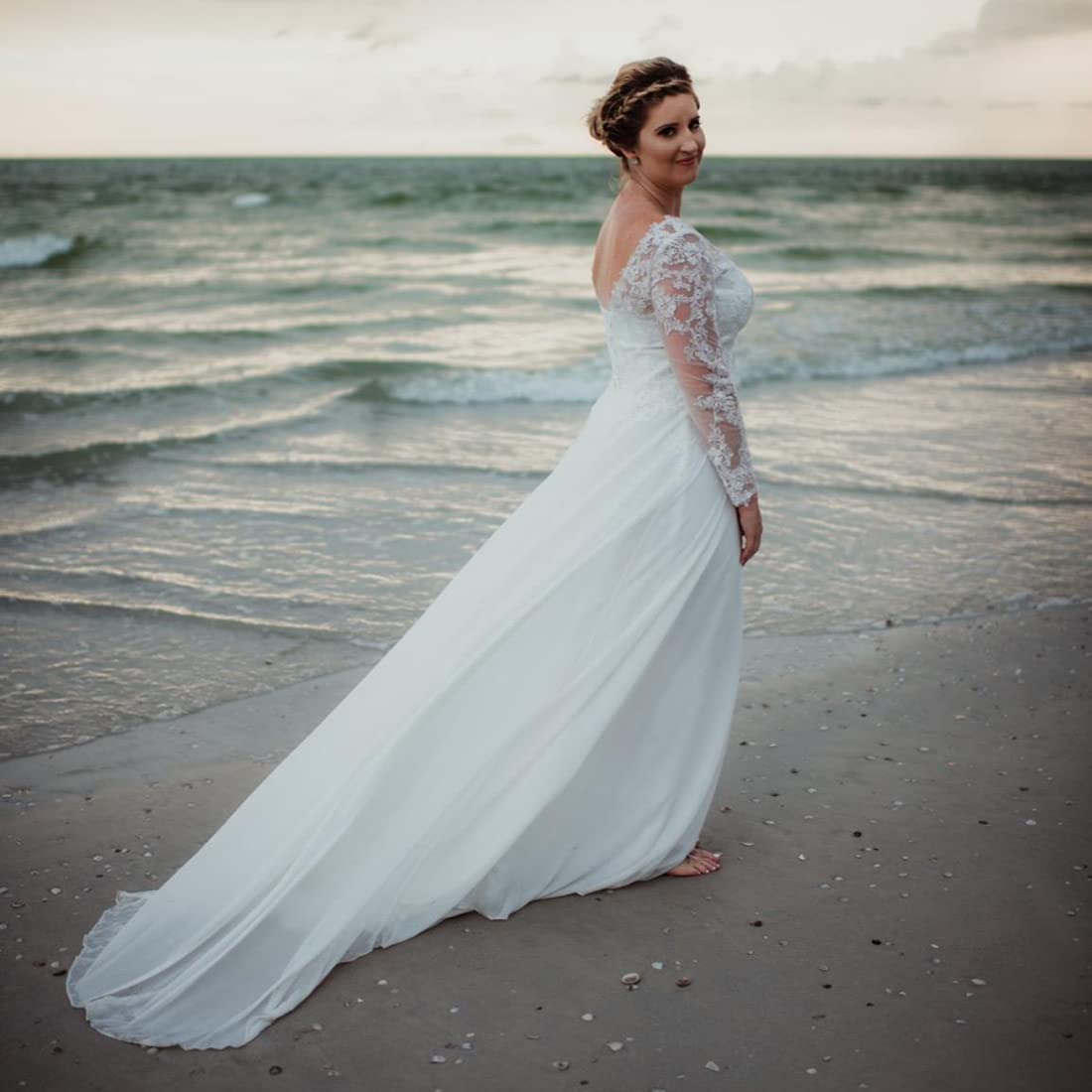 2025 Elegant Lace Appliques Chiffon A-Line Wedding Dress with Long Sleeves - Perfect for Beach Brides & Outdoor Ceremonies