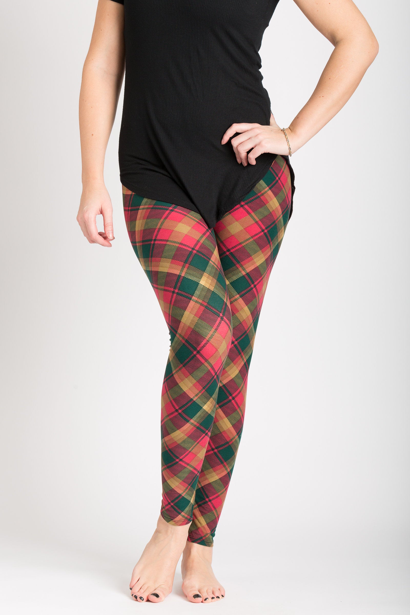 Authentic Maple Leaf Tartan Scarf - Premium Wool Plaid Shawl for Fall & Winter Fashion - Perfect for Outdoor Activities, Travel & Casual Wear