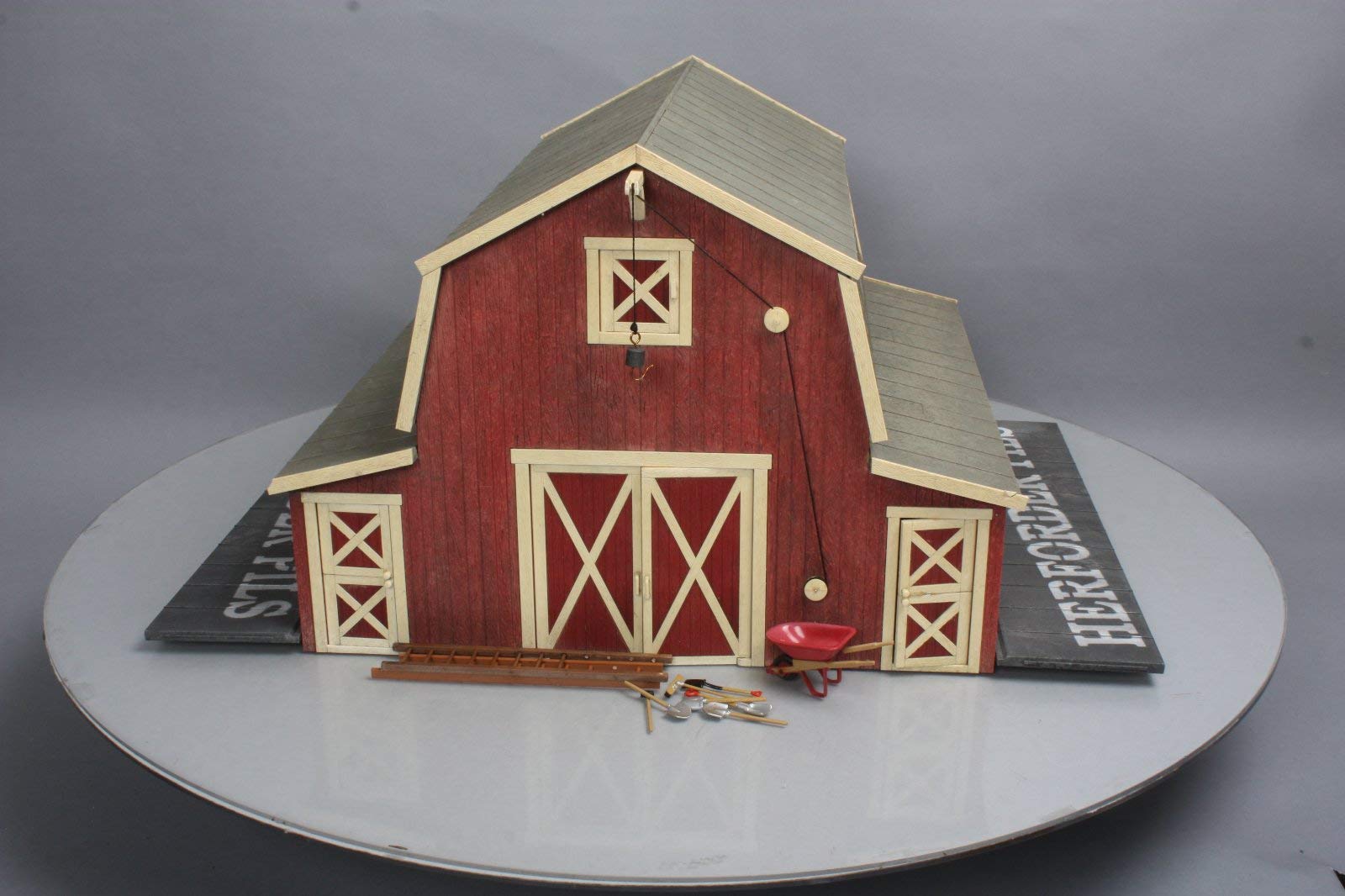 Piko G Scale Model Train Buildings - American BARN - 62110 | Realistic Miniature Farmhouse for Model Railroad Layouts | Perfect for Train Sets, Dioramas & Collectors
