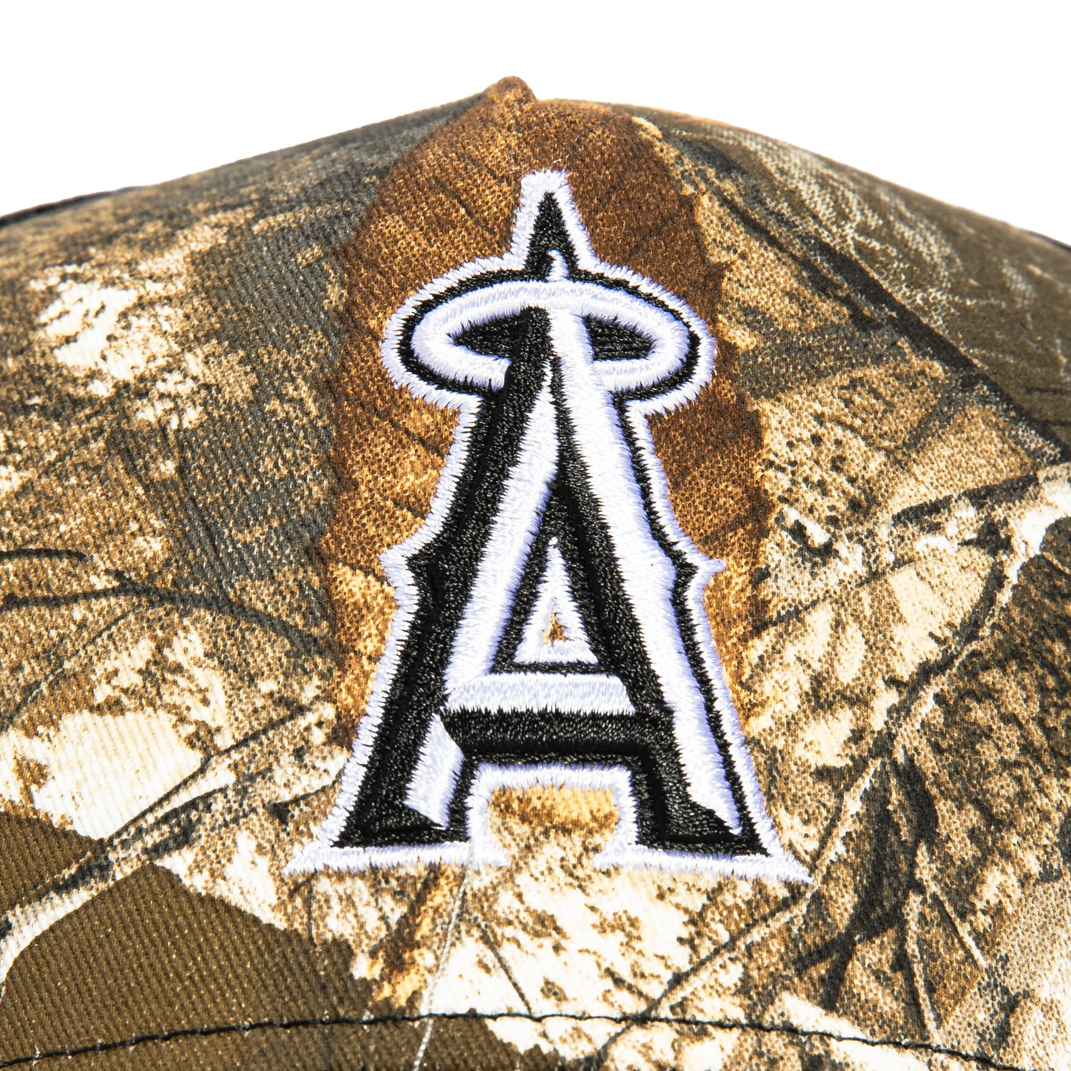 New Era 9Forty A-Frame Los Angeles Angels Snapback Trucker Hat - Realtree Camo & Black - Baseball Cap for Men & Women - Perfect for Games, Outdoor & Casual Wear