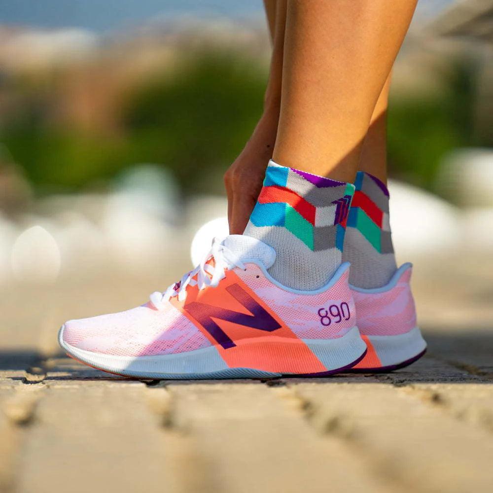 SPORCKS Art White Triathlon Socks - Breathable Running Socks for Men & Women - Perfect for Cycling, Marathon & Triathlon Competitions