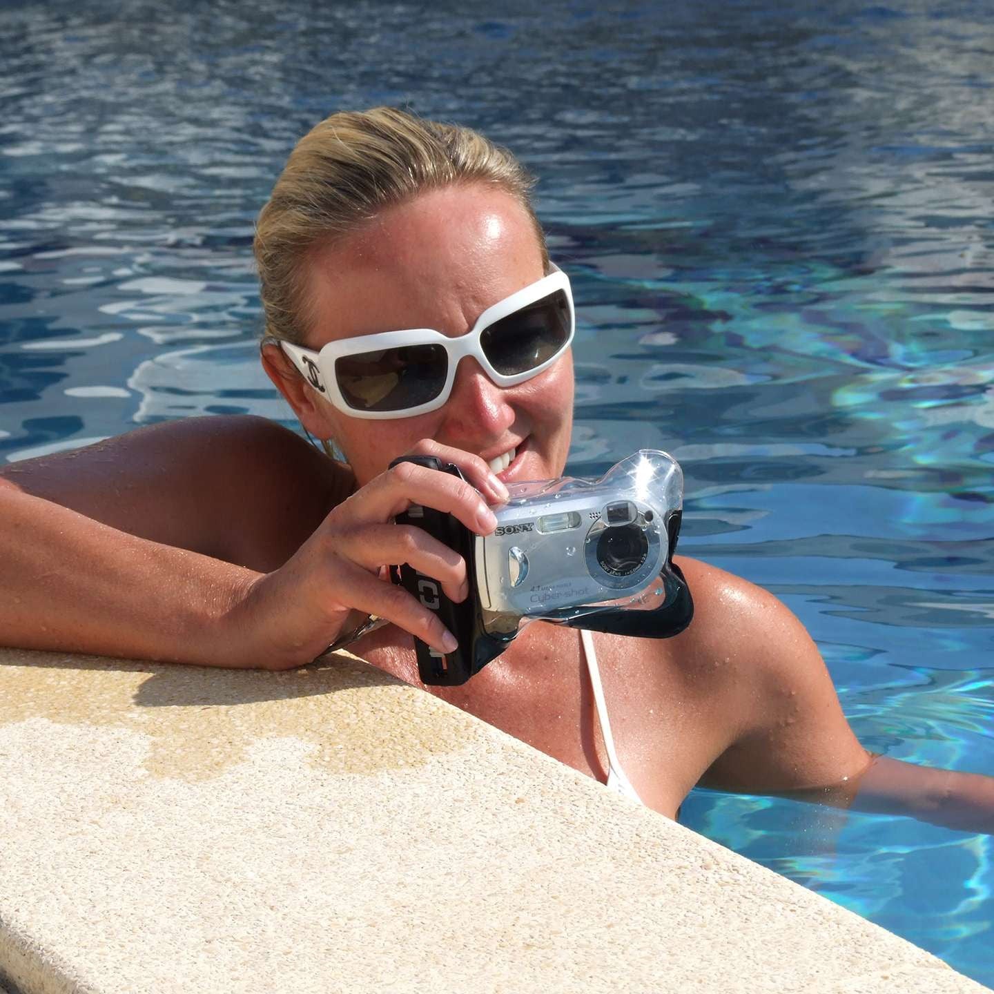 OverBoard Waterproof Camera Case - IPX8 Certified Underwater Protection for DSLR & Mirrorless Cameras - Perfect for Snorkeling, Kayaking & Beach Vacations