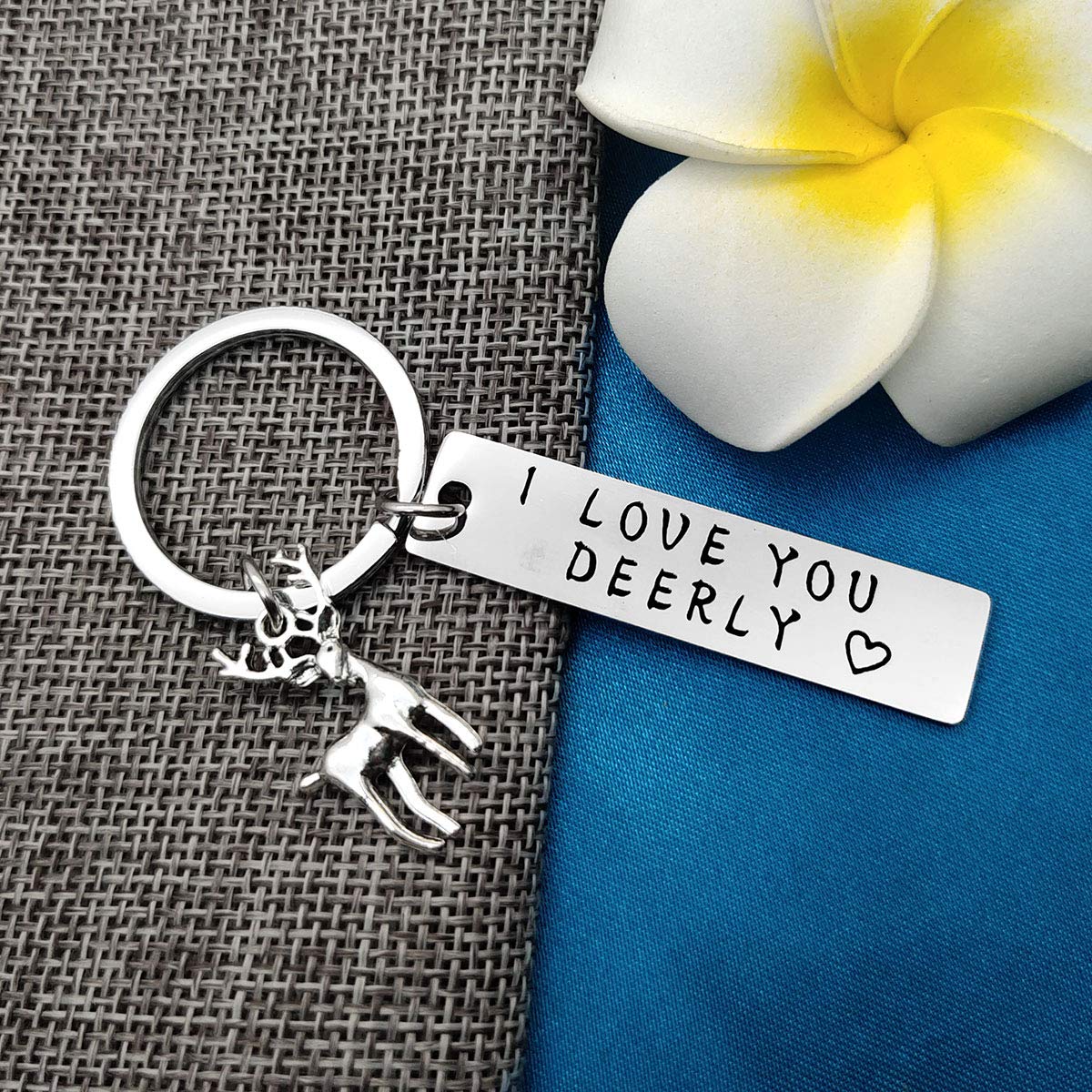Valentine's Day Couple Keychain Set - I Love You Deerly Antler Keyring for Boyfriend & Girlfriend - Deer Lover Jewelry Gift for Christmas, Birthday, Graduation - Perfect for Couples, Anniversaries & Romantic Occasions