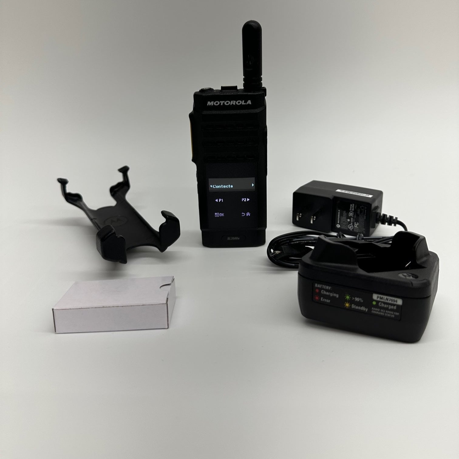 Motorola SL3500e UHF Digital MotoTRBO Two-Way Portable Radio - AAH88YCD9SA2AN Model for Business & Industrial Use - Ideal for Construction, Warehouses & Security Teams
