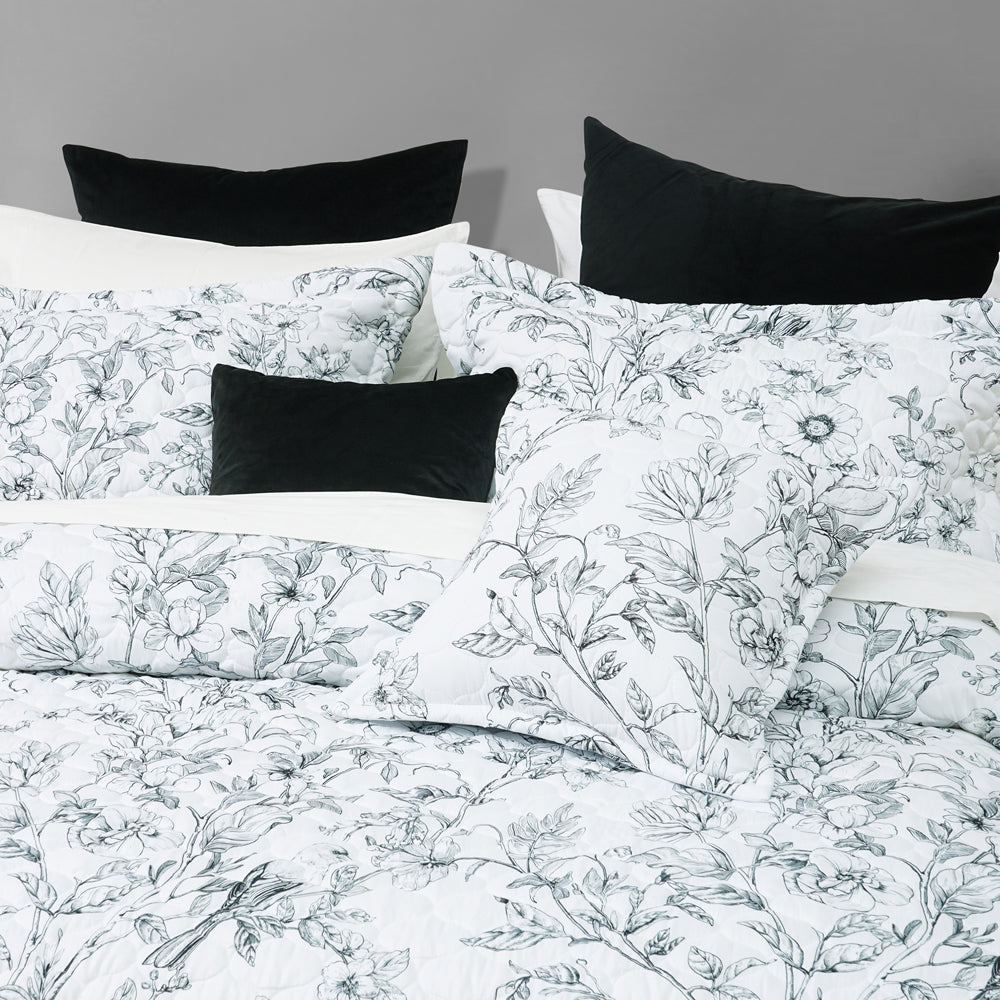 Gracie White Bedspread Set Super King Size - Luxury Bedding for Master Bedroom, Hotel & Guest Room - Soft & Breathable Cotton Quilt Cover with Elegant Embroidery