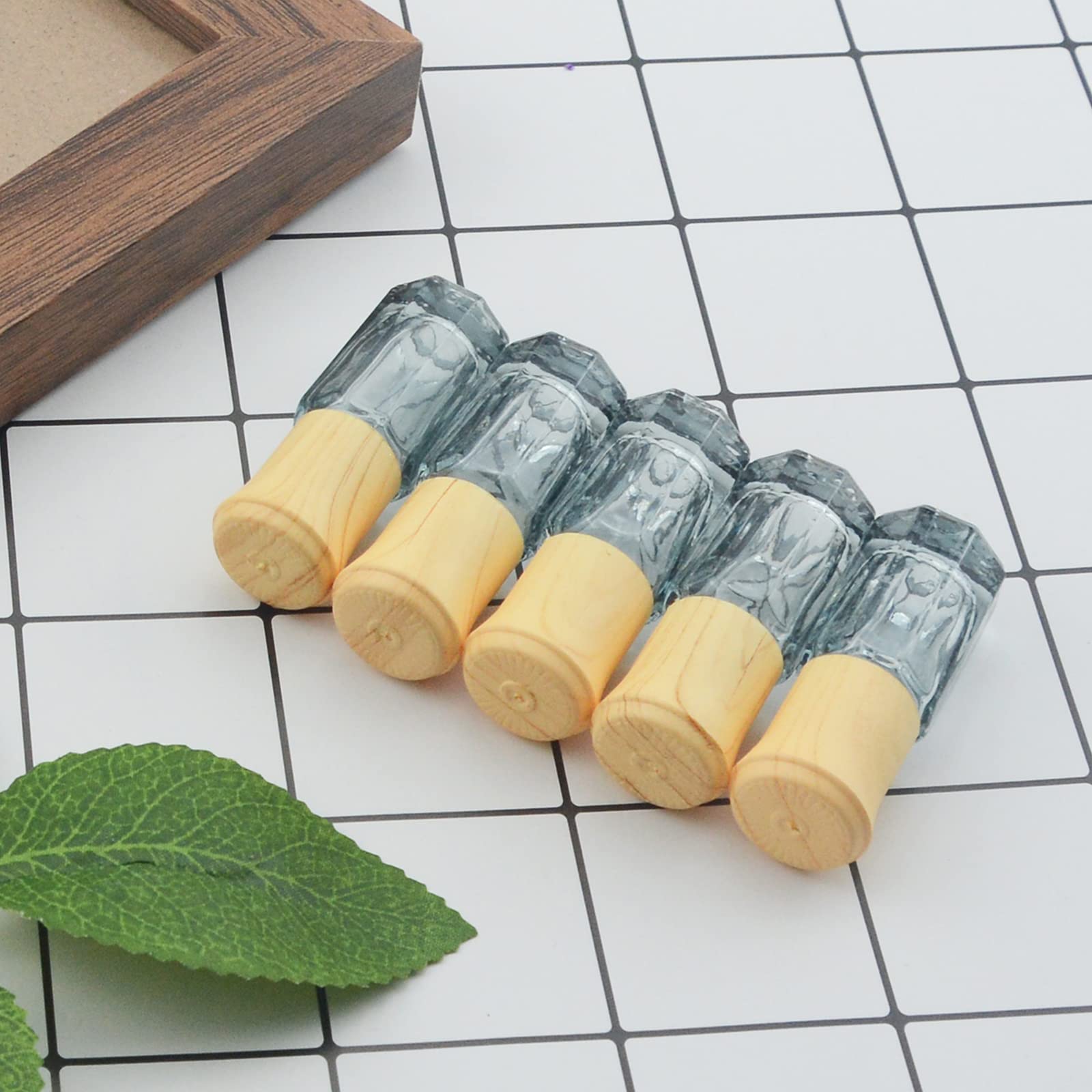 Wwolife 14Pcs 3ml Black Glass Roller Bottles - Mini Roll On Bottles for Essential Oils, Perfume, Cosmetics & Aromatherapy - Empty Sample Vials with Leak-Proof Cap - Perfect for DIY Blends, Travel & Gift Sets