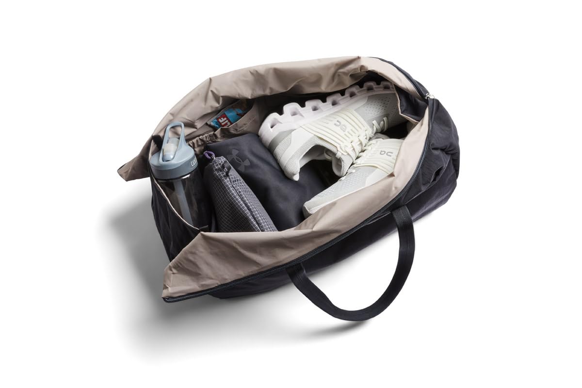 Bellroy Lite Duffel - Lightweight Water-Resistant Travel Duffel Bag for Gym, Work & Weekend Getaways | Durable Technical Carry-On with Multiple Pockets