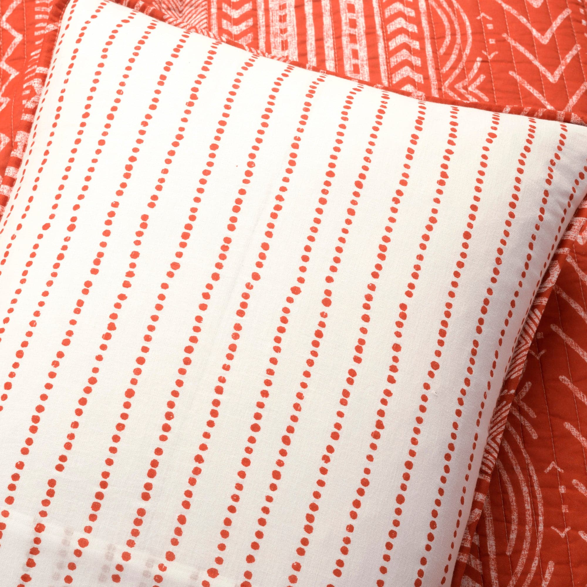 Hygge Geo Quilt 3 Piece Set - Soft Geometric Pattern Bedding for Cozy Bedroom Decor | Perfect for Master Bedroom, Guest Room & Dorm