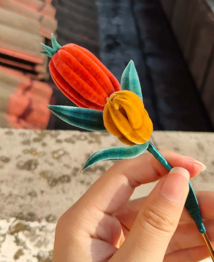 Elegant Silk Hairpin Handmade Floral Hair Clip for Women - Perfect for Weddings, Parties & Special Occasions
